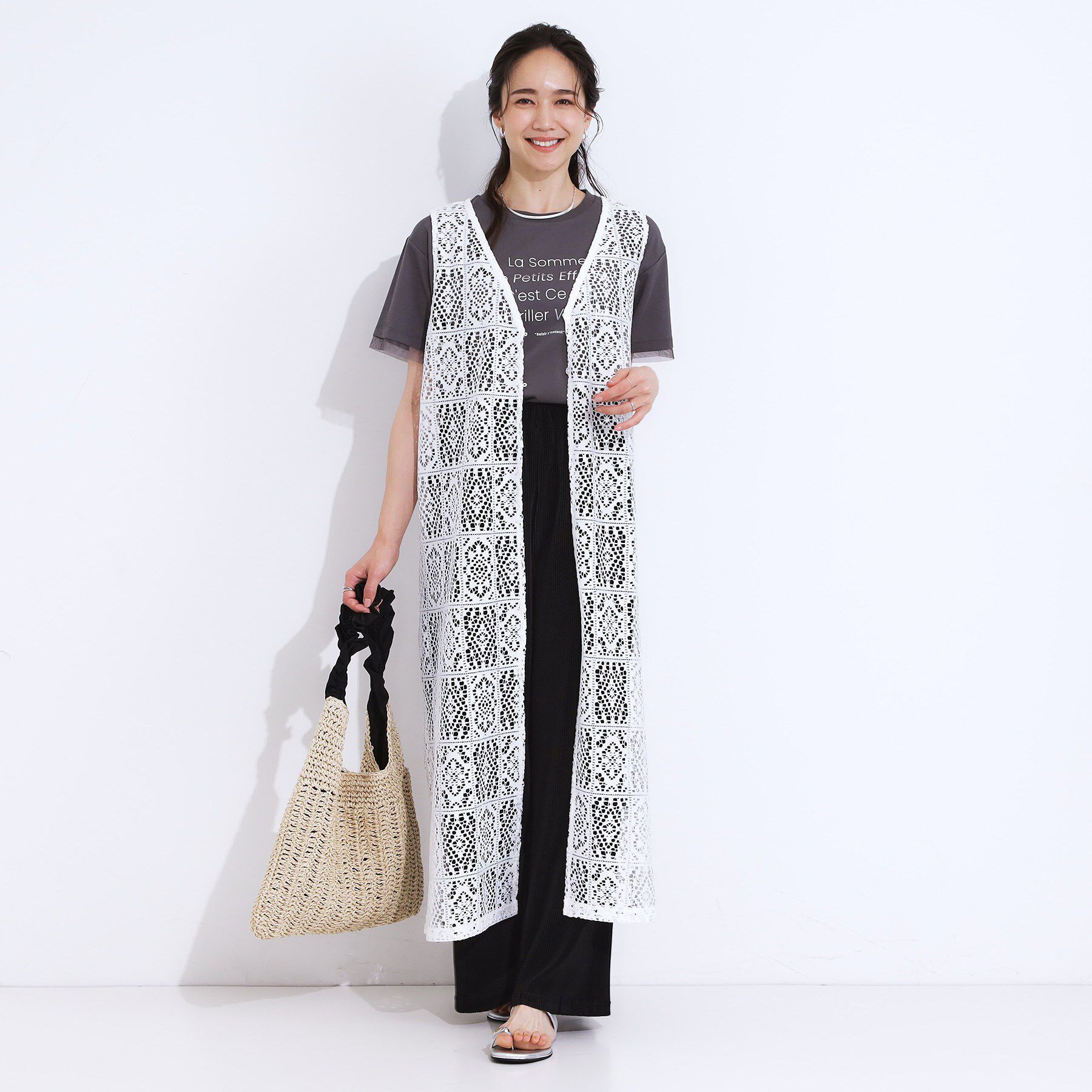 SHOO･LA･RUE「【S-LL】羽織るだけでサマ見え レース風の柄が華やかなロングジレ」|ベスト・ジレ|