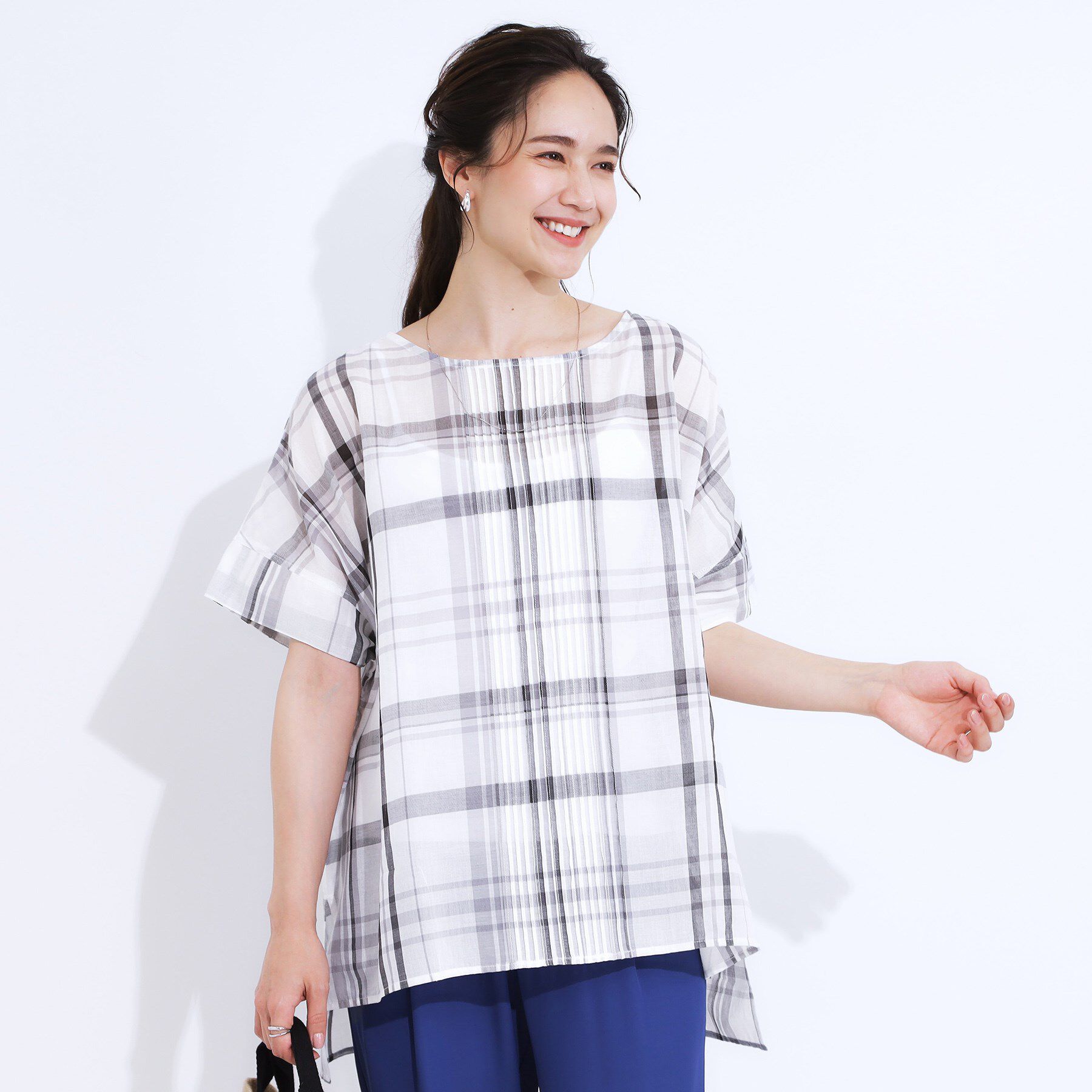 SHOO･LA･RUE「【S-LL/体型カバー】インせず着られる ポンチョシルエット シアーチェックブラウス」|シャツ・ブラウス|