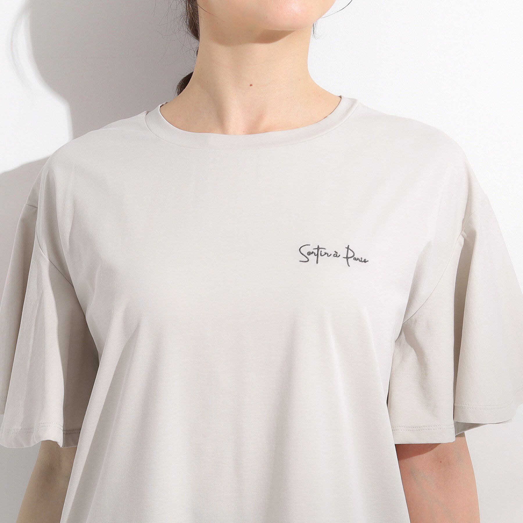 SHOO･LA･RUE「【S-LL/ひんやり/二の腕カバー】華やかさをプラスする お袖フリルTシャツ」|Tシャツ・カットソー|