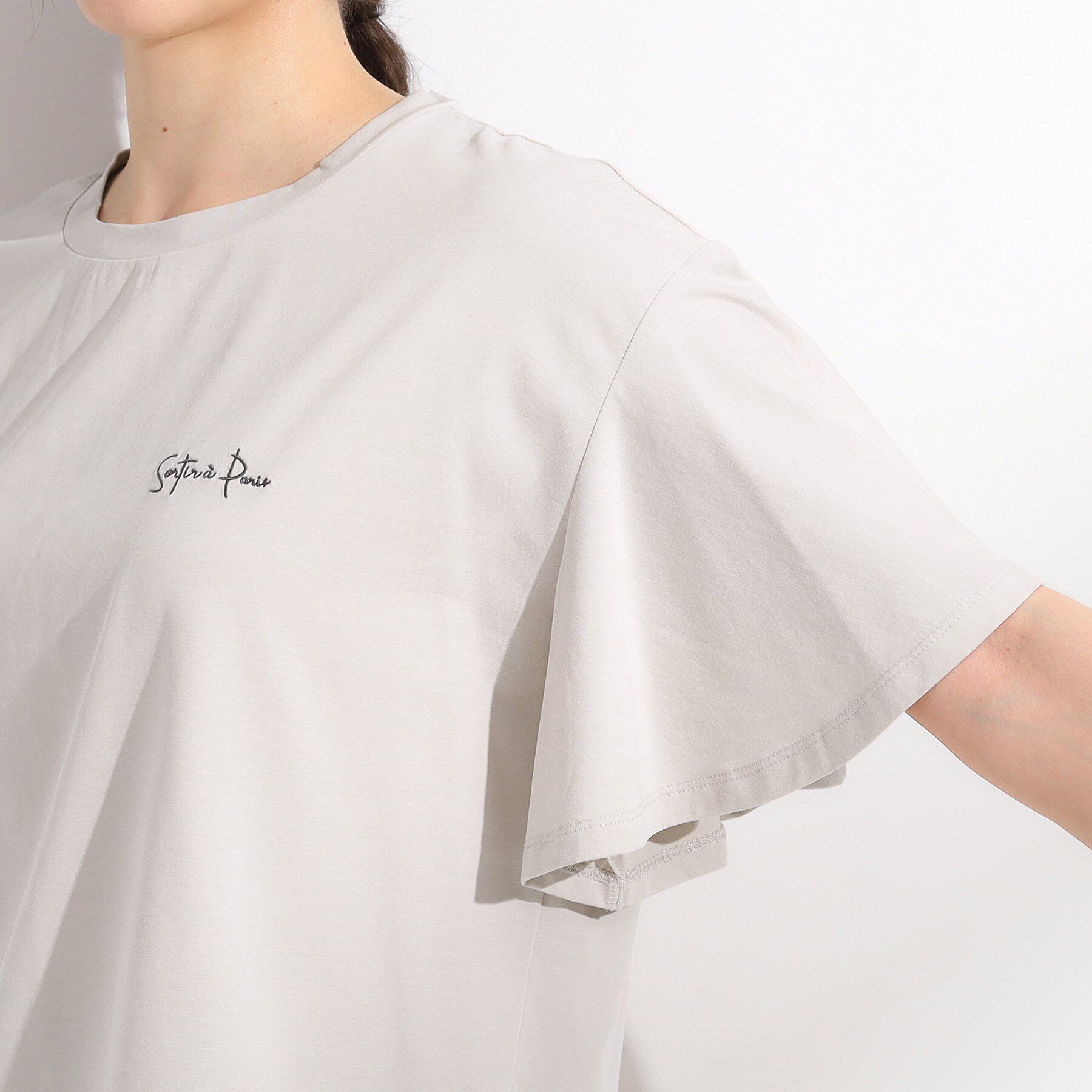 SHOO･LA･RUE「【S-LL/ひんやり/二の腕カバー】華やかさをプラスする お袖フリルTシャツ」|Tシャツ・カットソー|