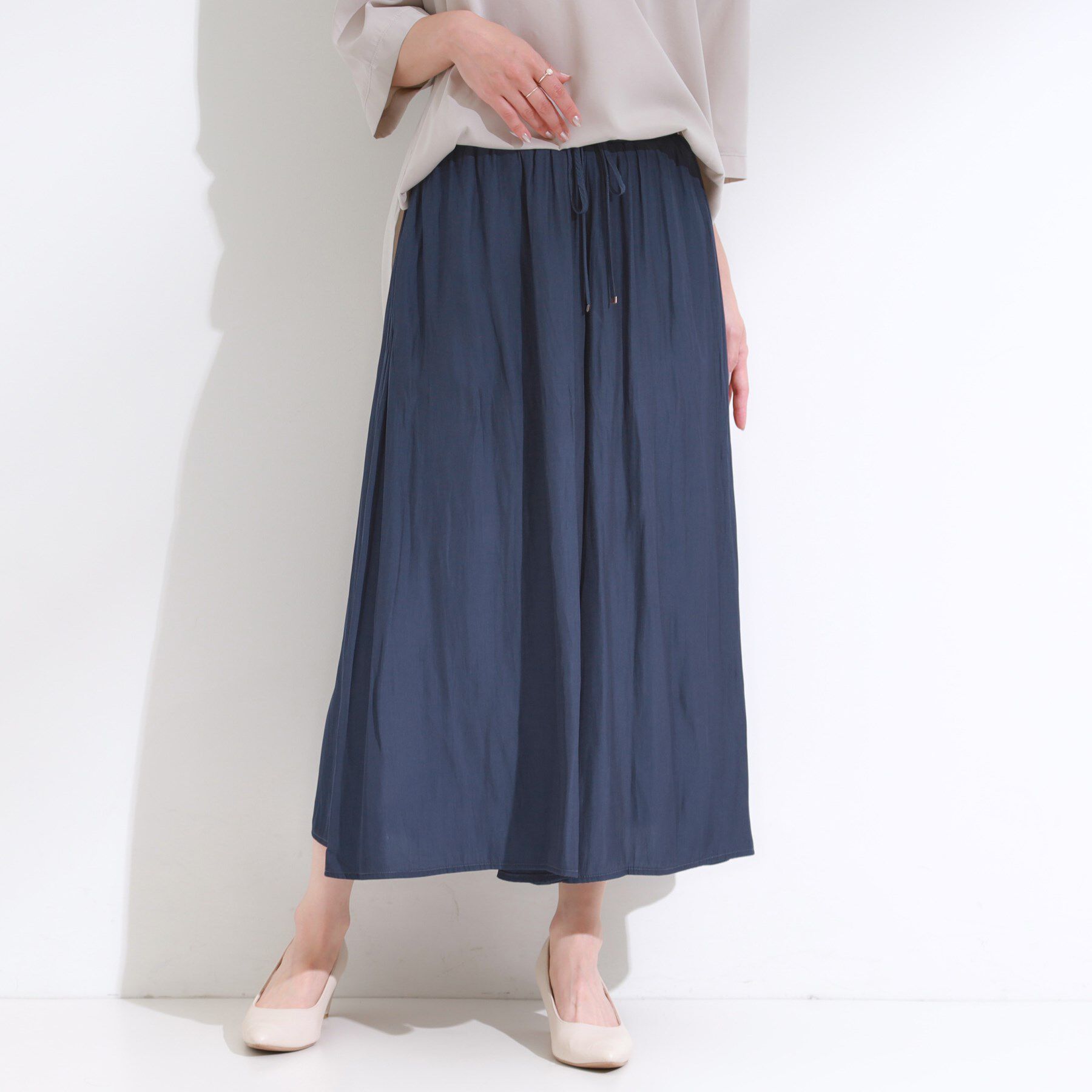 SHOO･LA･RUE「【S-LL/裏地ひんやり】スカート見えで上品に マットサテンスカーチョ」|その他|ネイビー(094)