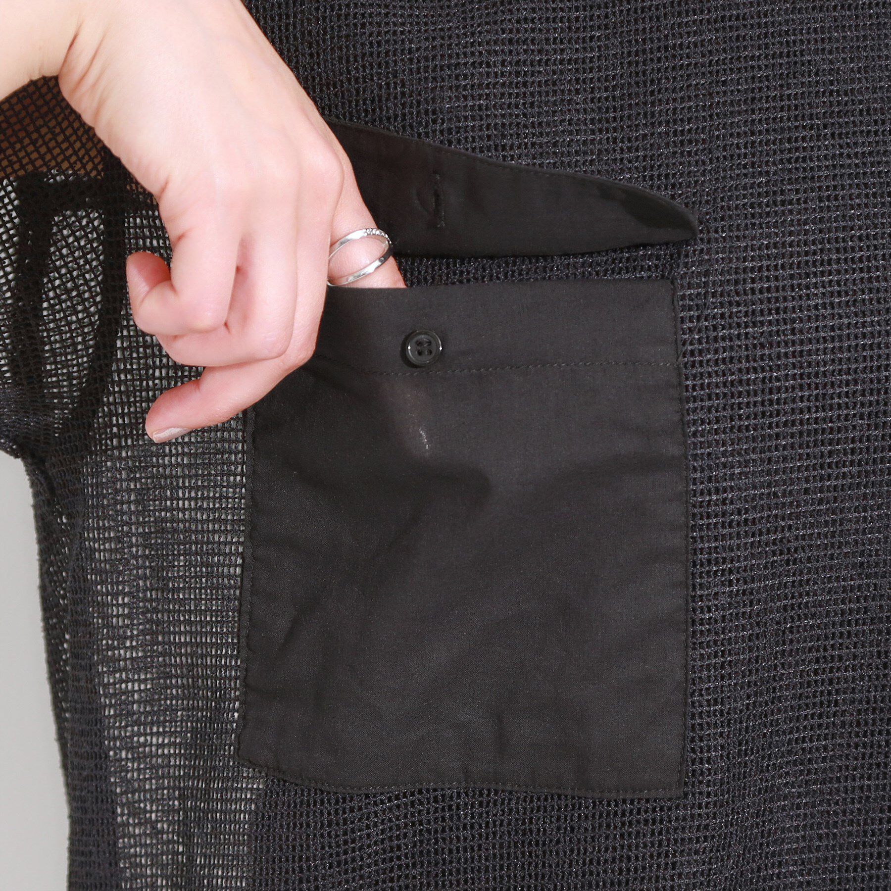 SHOO･LA･RUE「【S-LL】メッシュ素材で大人ヘルシー ポケット付きデザイントップス」|Tシャツ・カットソー|