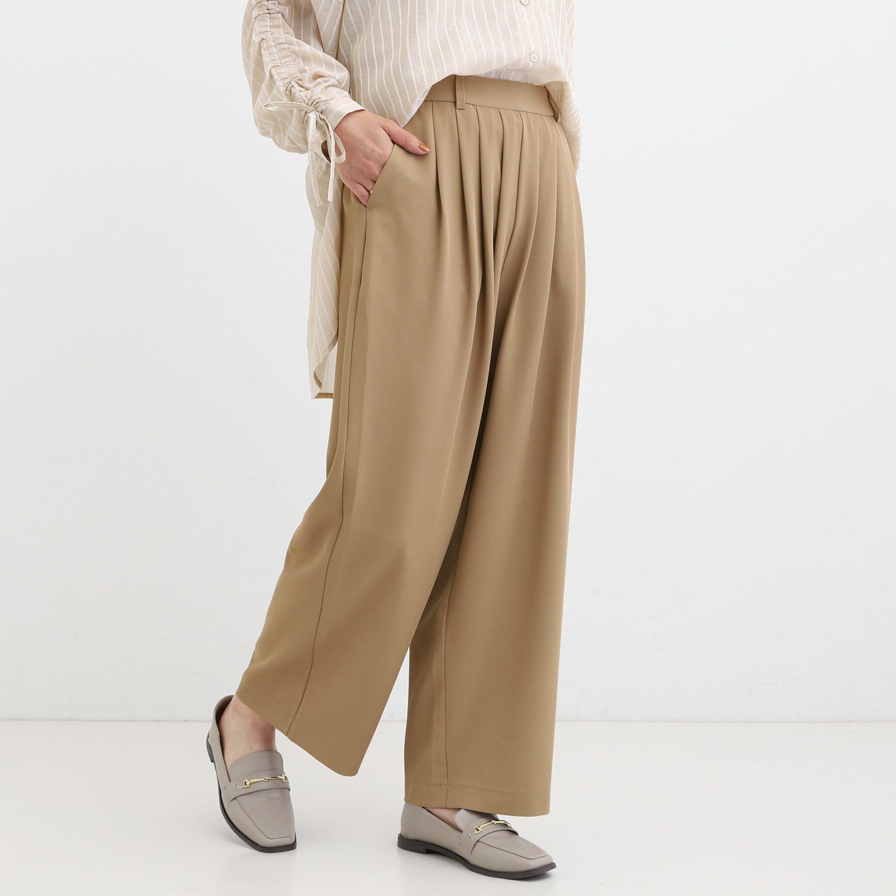 SHOO･LA･RUE「【S-LL】腰まわりや太ももを自然にカバー タックワイドパンツ」|その他|ベージュ(052)