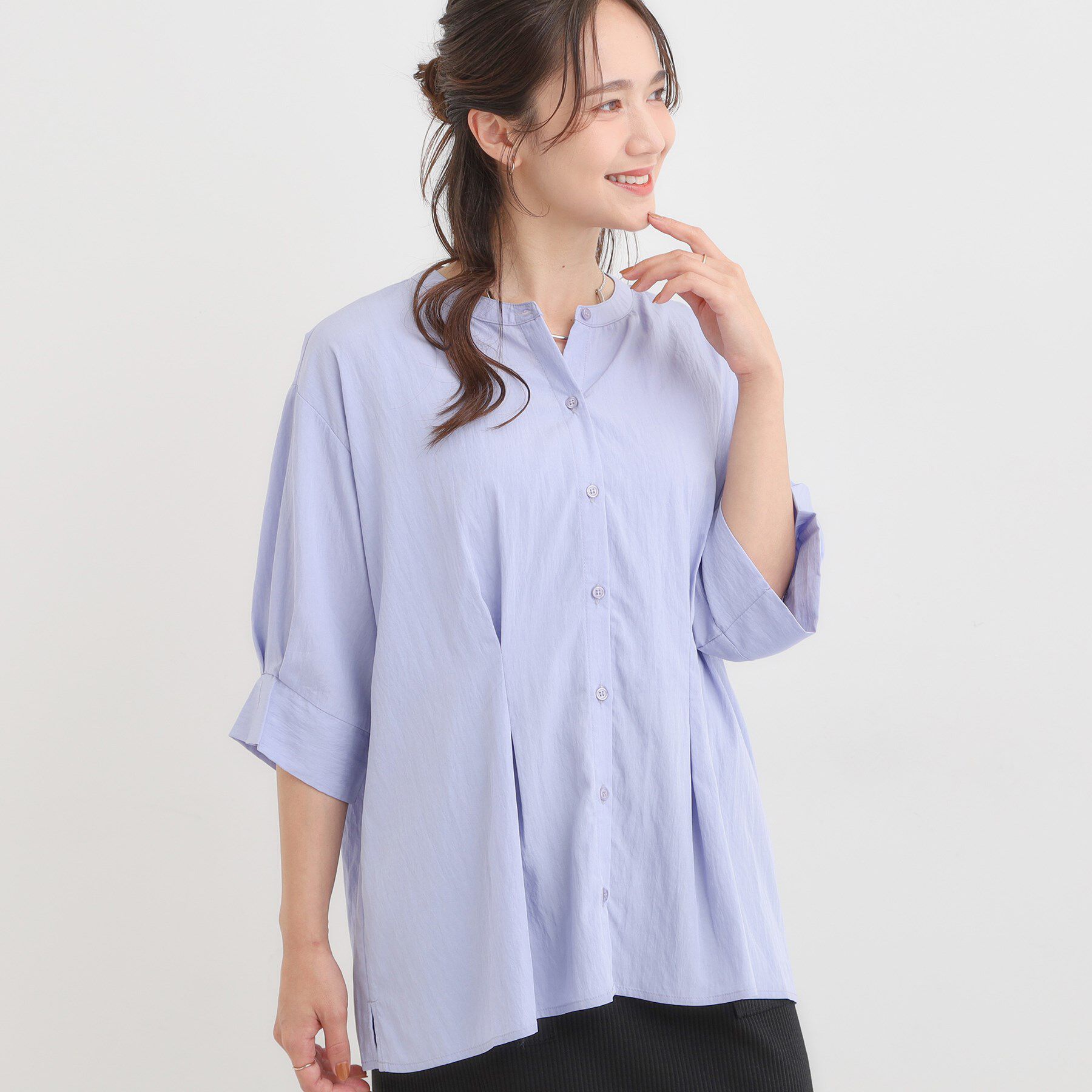 SHOO･LA･RUE「【S-LL/通勤スタイルにも】ウエストタックで程よくシェイプ 大人の上品ブラウス」|シャツ・ブラウス|ブルー(092)