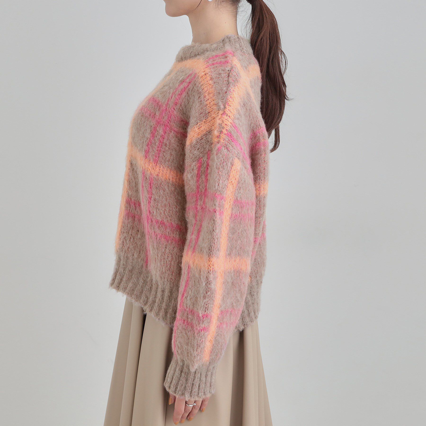 SHOO･LA･RUE「【S-LL】女性らしさ漂う ふわふわチェック柄ニット」|ニット・セーター|