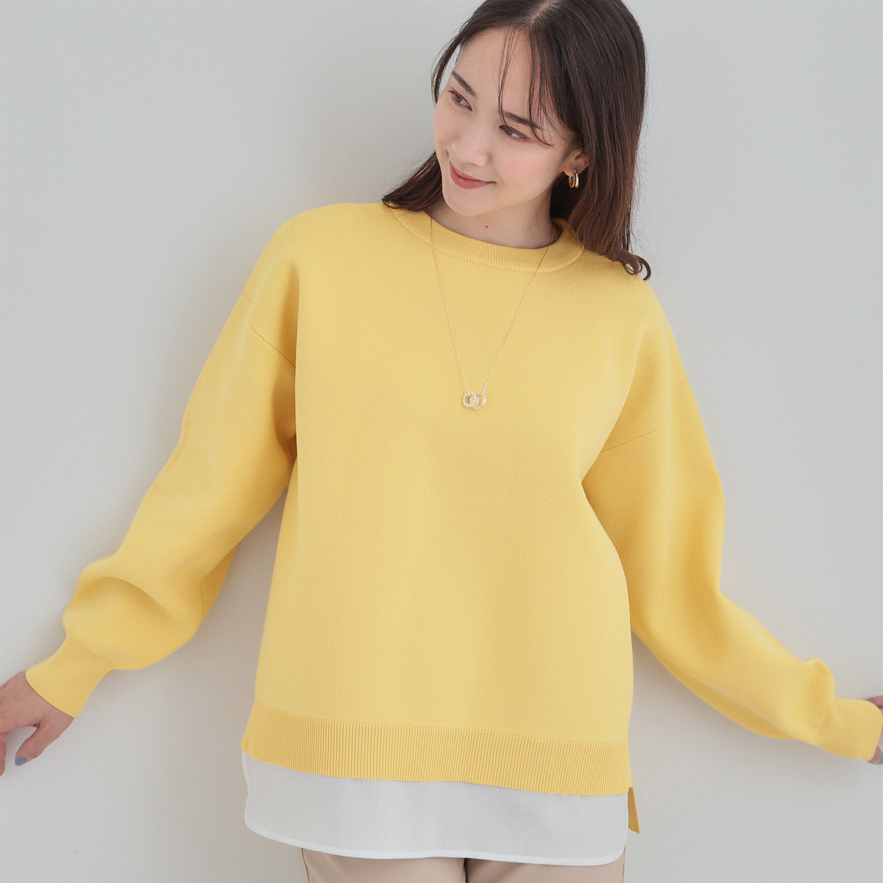 SHOO･LA･RUE「【高レビュー/洗濯機可/S-LL】さらに軽くなった スポンディッシュ裾フェイクトップス」|ニット・セーター|イエロー(032)