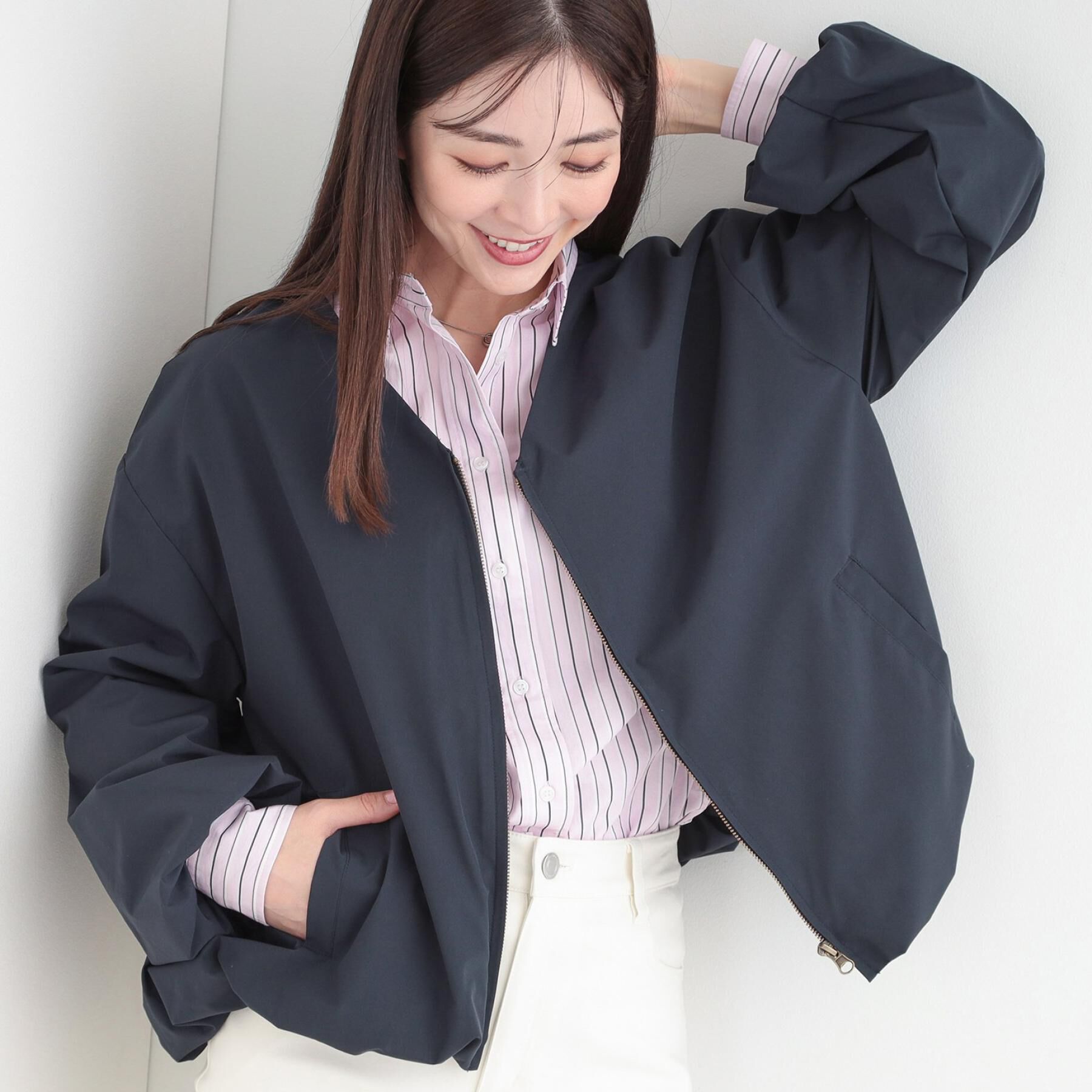 SHOO･LA･RUE「【防風/撥水/S-LL】お顔回りすっきり見え　Vネックバルーンブルゾン」|ブルゾン・スタジャン|ネイビー(094)