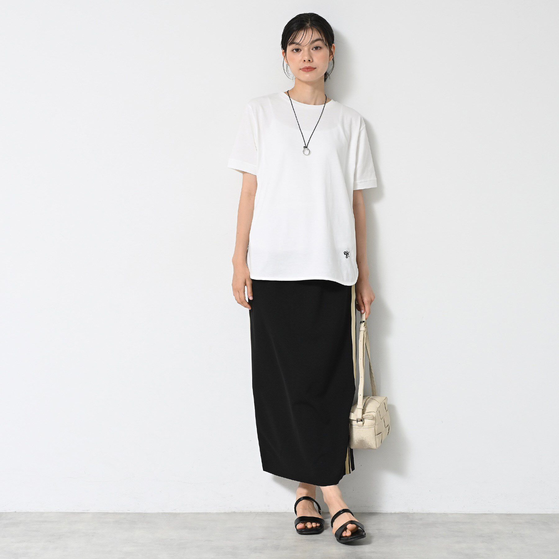 Dessin「【ウエストゴム・洗える】カットジョーゼットライン入りタイトスカート」|スカート|