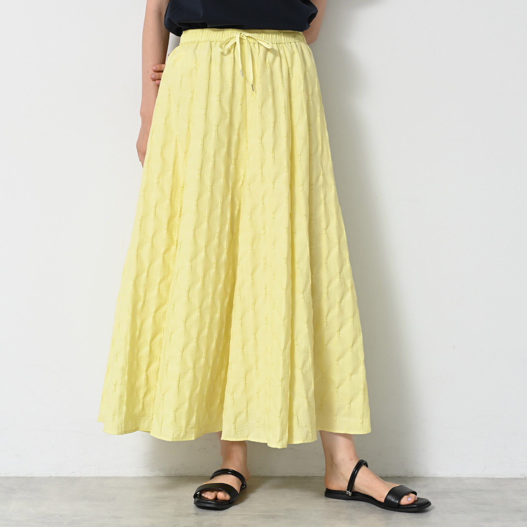 Dessin「【ウエストゴム・洗える】ジャガードフレアースカート」|スカート|ライトイエロー(03