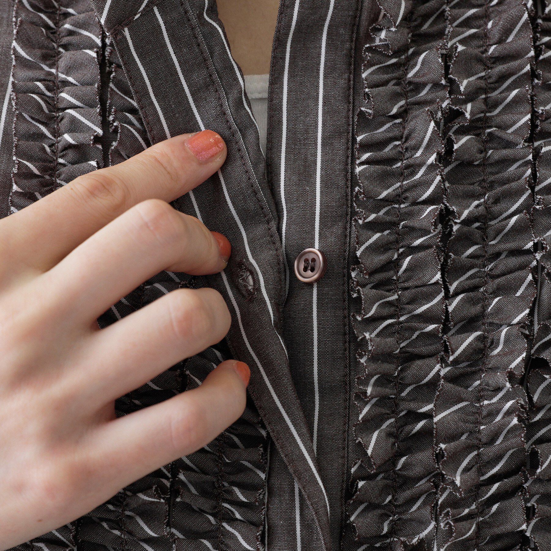 Dessin「【着映え/洗える】フロントフリル五分袖ブラウス」|シャツ・ブラウス|