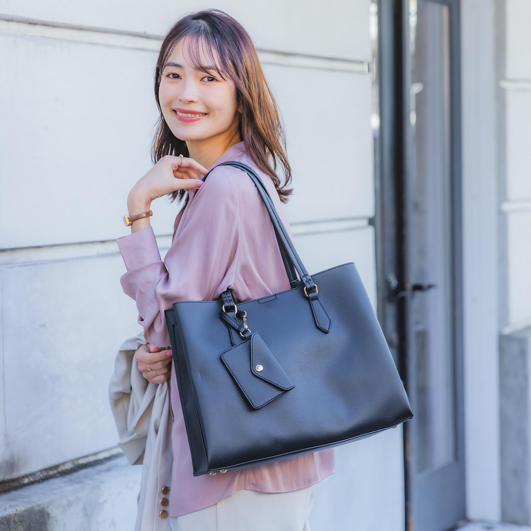 ITS&rsquo;DEMO「パスケース付きA4トート」|トートバッグ|