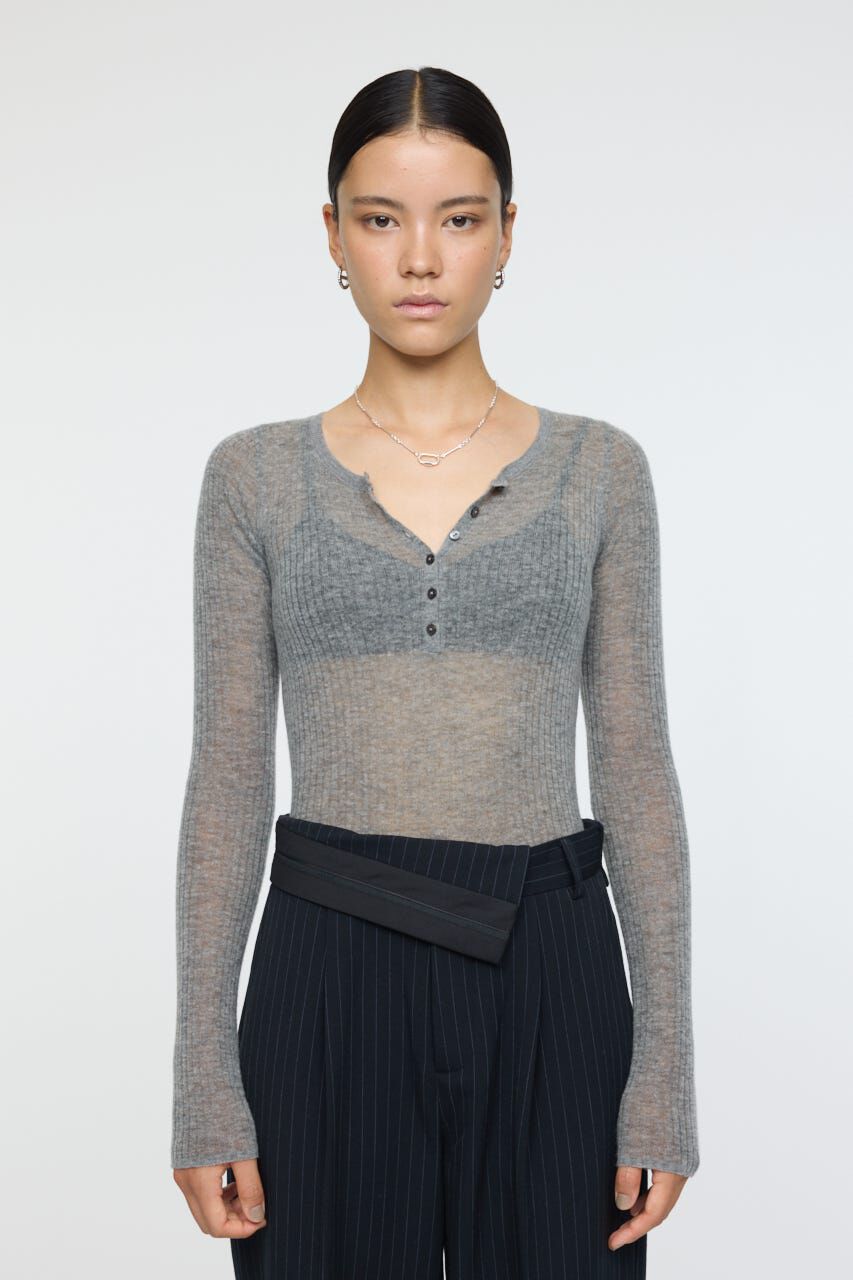 MOUSSY「SHEER HENRY NECK ニットトップス」|ニット・セーター|T.GRY