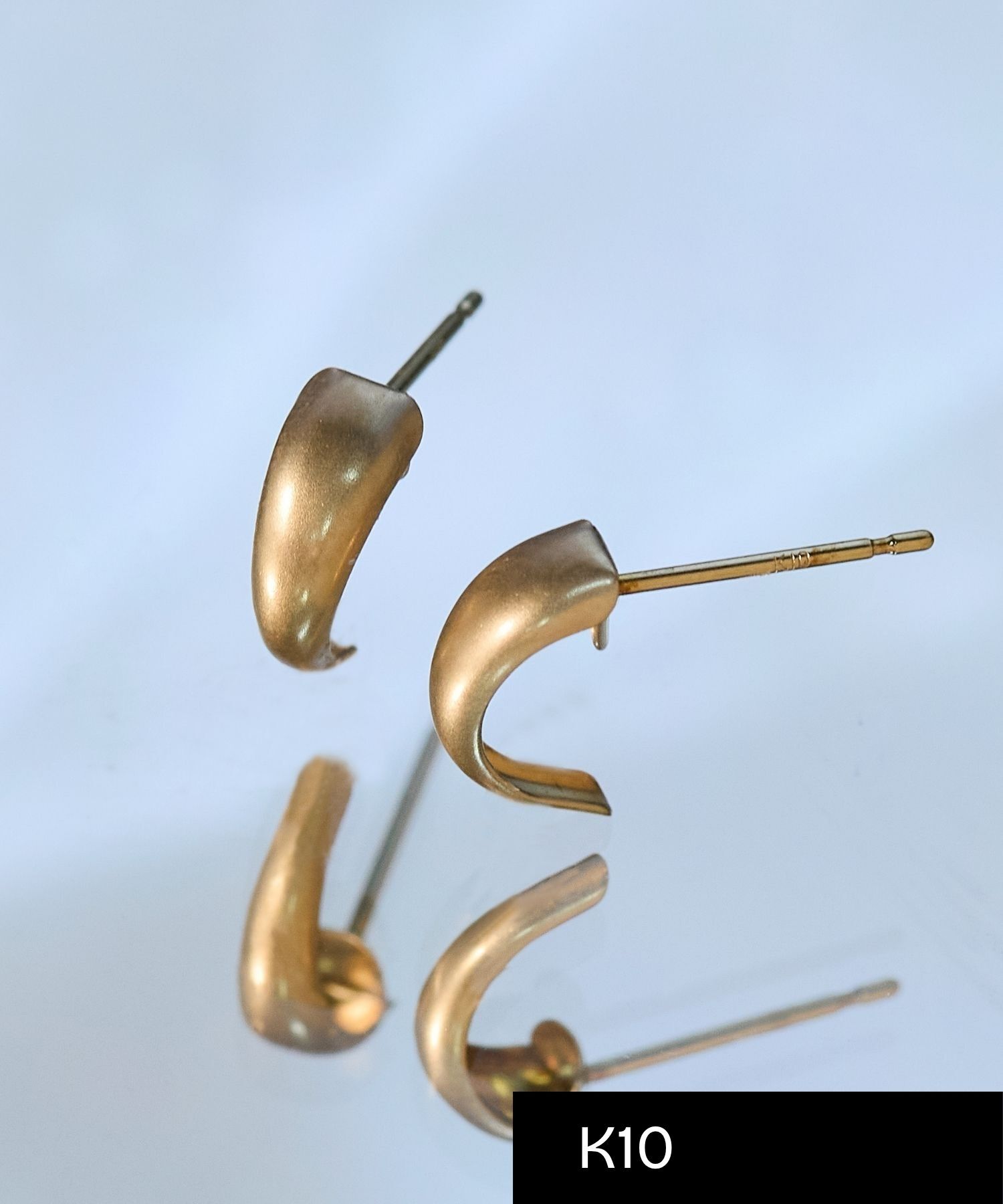 JUPITER「【K10】クレセントフープピアス/ユニセックス/マットゴールド」|ピアス|ゴールド