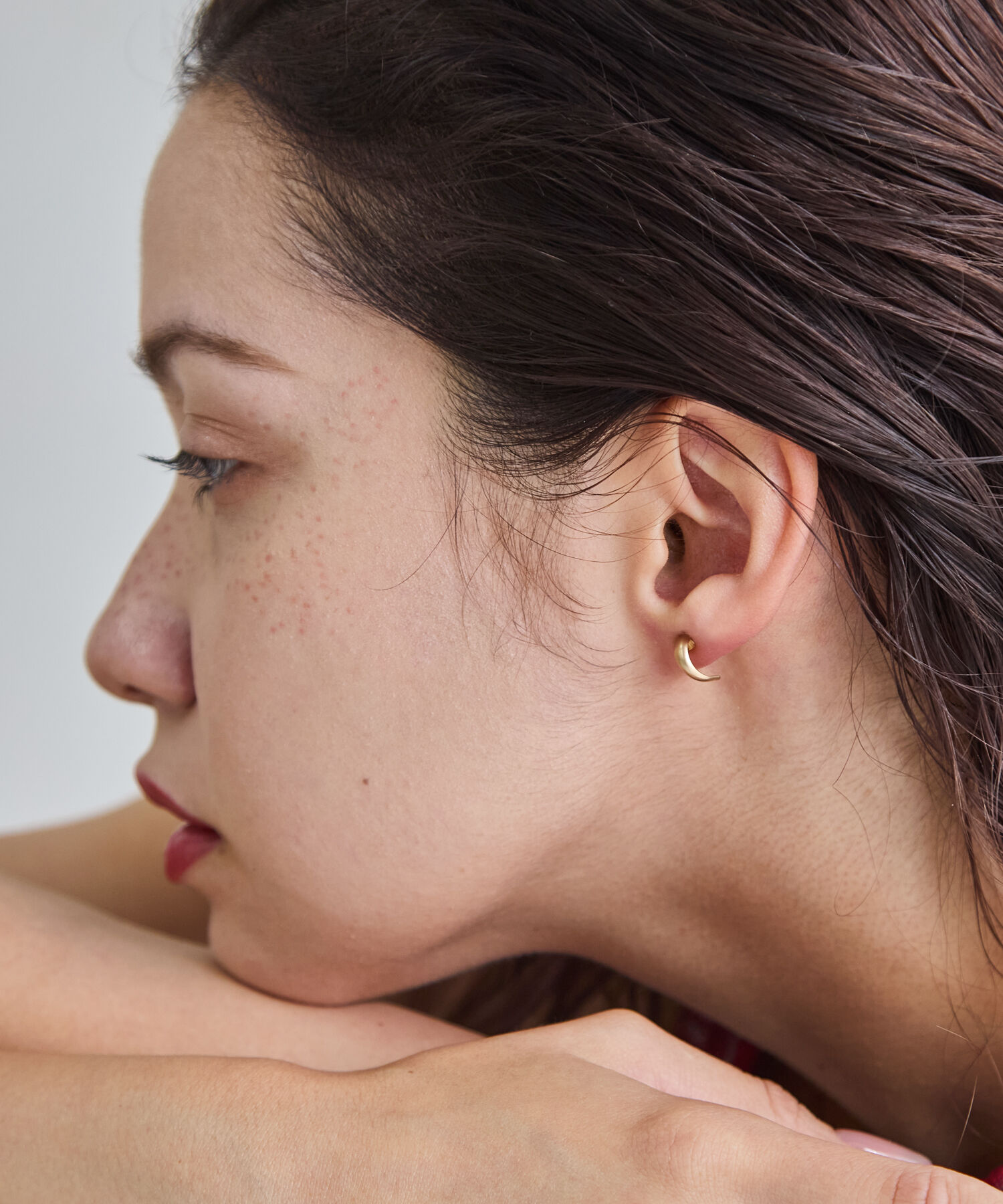 JUPITER「【K10】クレセントフープピアス/ユニセックス/マットゴールド」|ピアス|