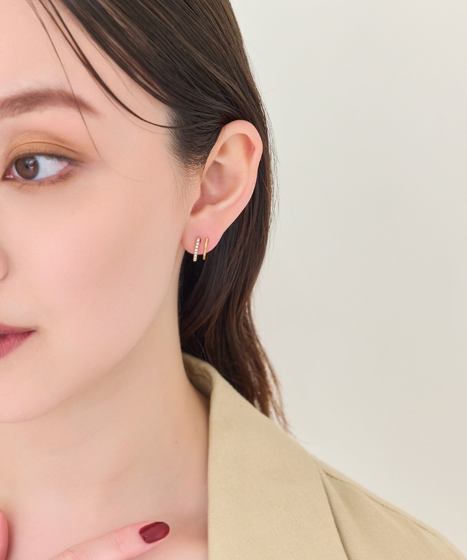 Phoebe「【金属アレルギー対応】メタル&times;ビジュー2ラインピアス　ゴールド/サージカルステンレス」|ピアス|