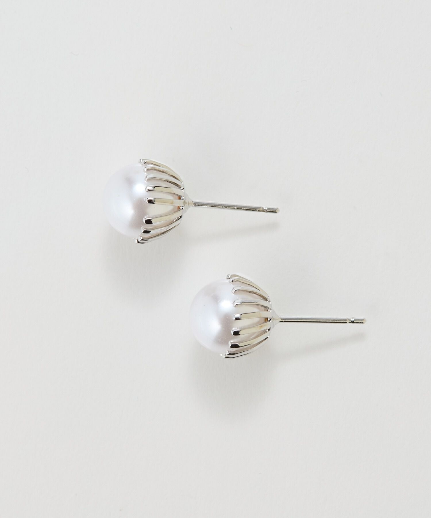  「トゥウィンクルフレームパールピアス　シルバー/一粒」|ピアス|