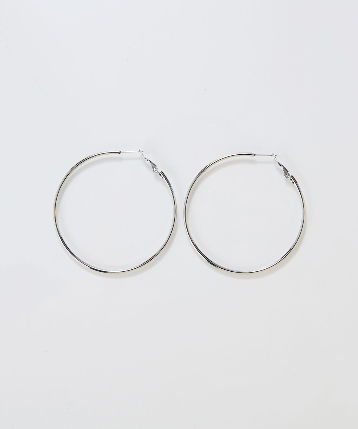 Phoebe「【金属アレルギー対応】ライトフープビッグピアス　シルバー/ステンレス/大振り」|ピアス|