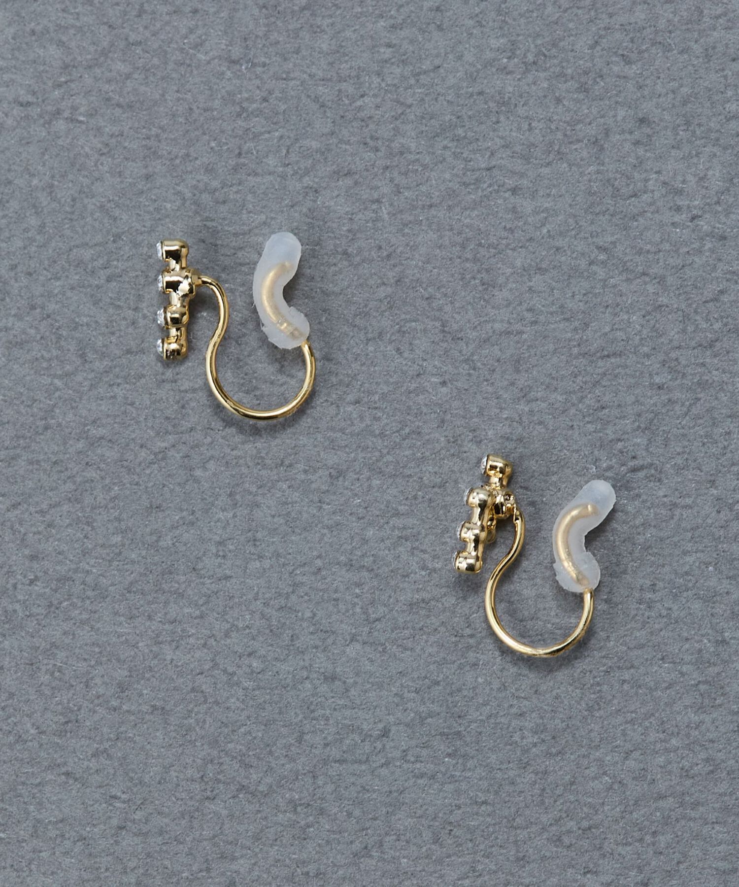 Phoebe「【痛くないシリーズ/金属アレルギー対応】タイニーコスモビジューライトフィットイヤリング　小粒/小さい」|イヤリング|