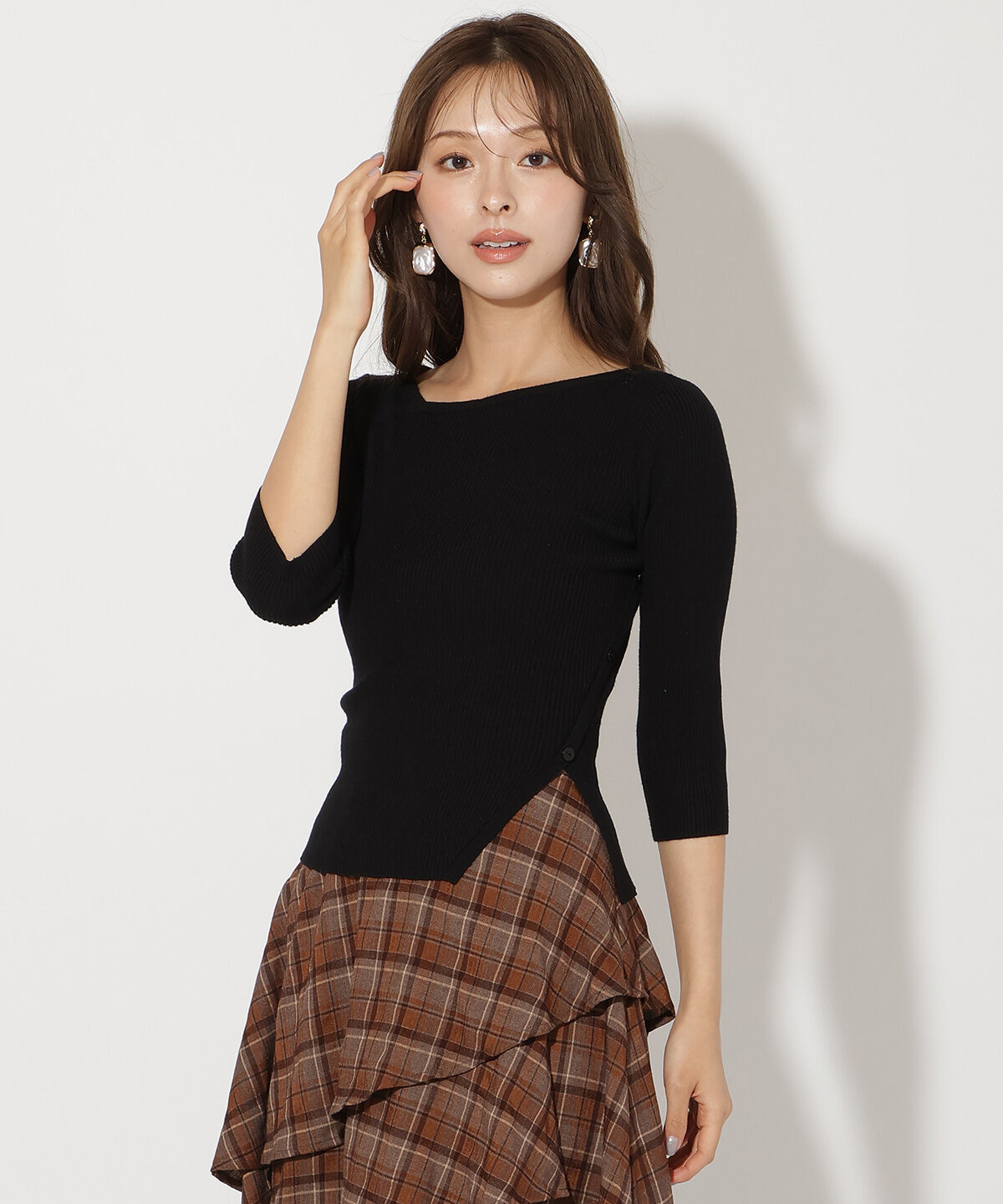 アンドクチュール「アシメVネック7分袖プルオーバー」|ニット・セーター|