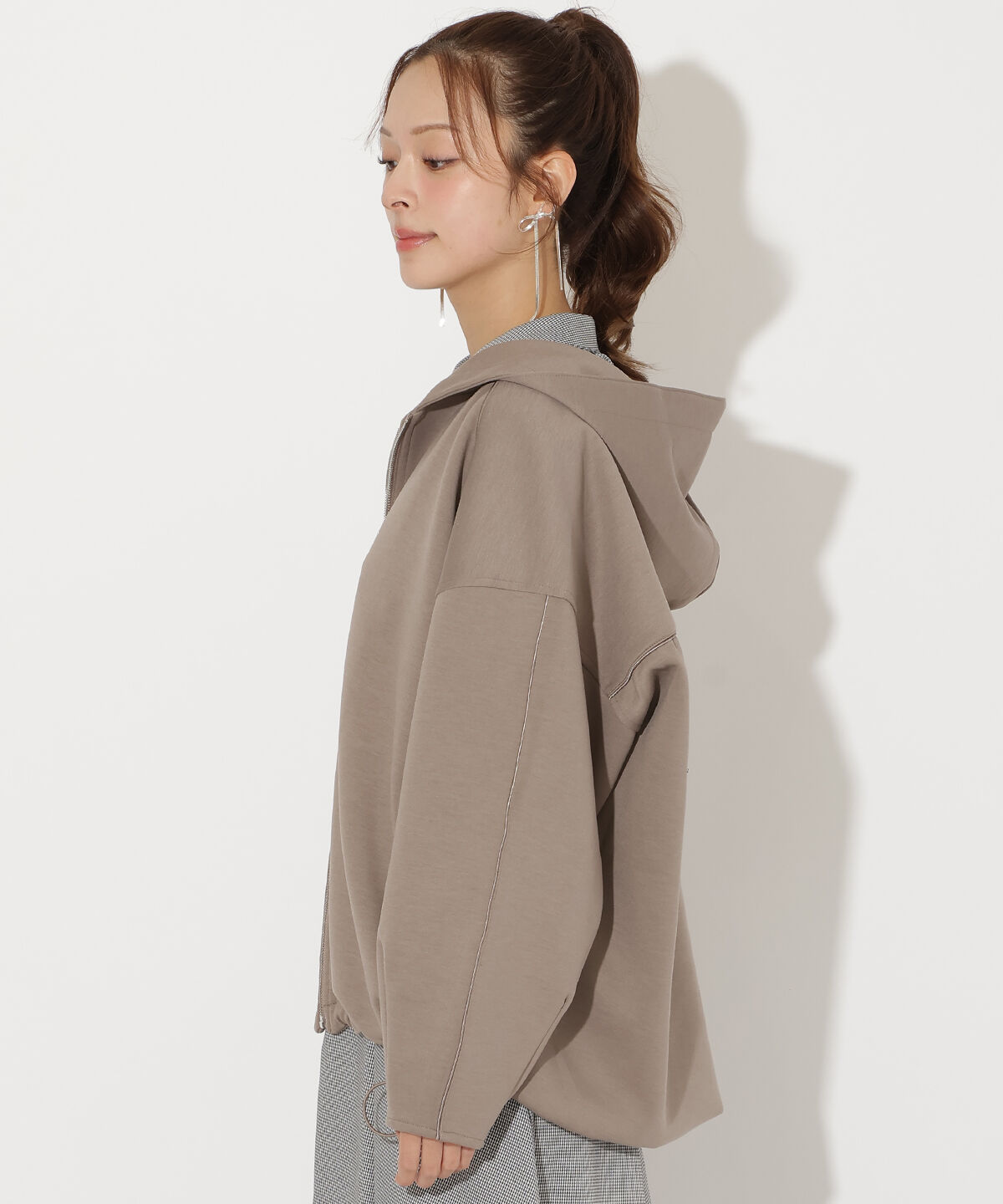 アンドクチュール「ダンボールポンチフードジップパーカー」|パーカー|