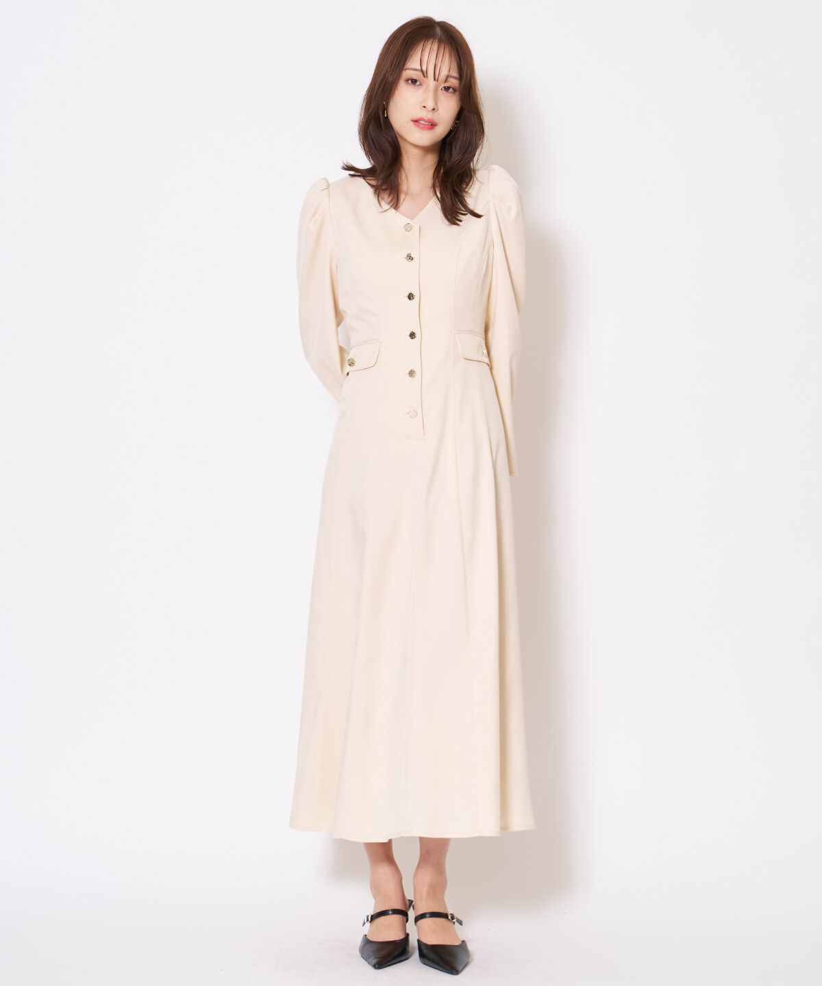 アンドクチュール「Vネックパフスリーブワンピース」|ワンピース|クリーム