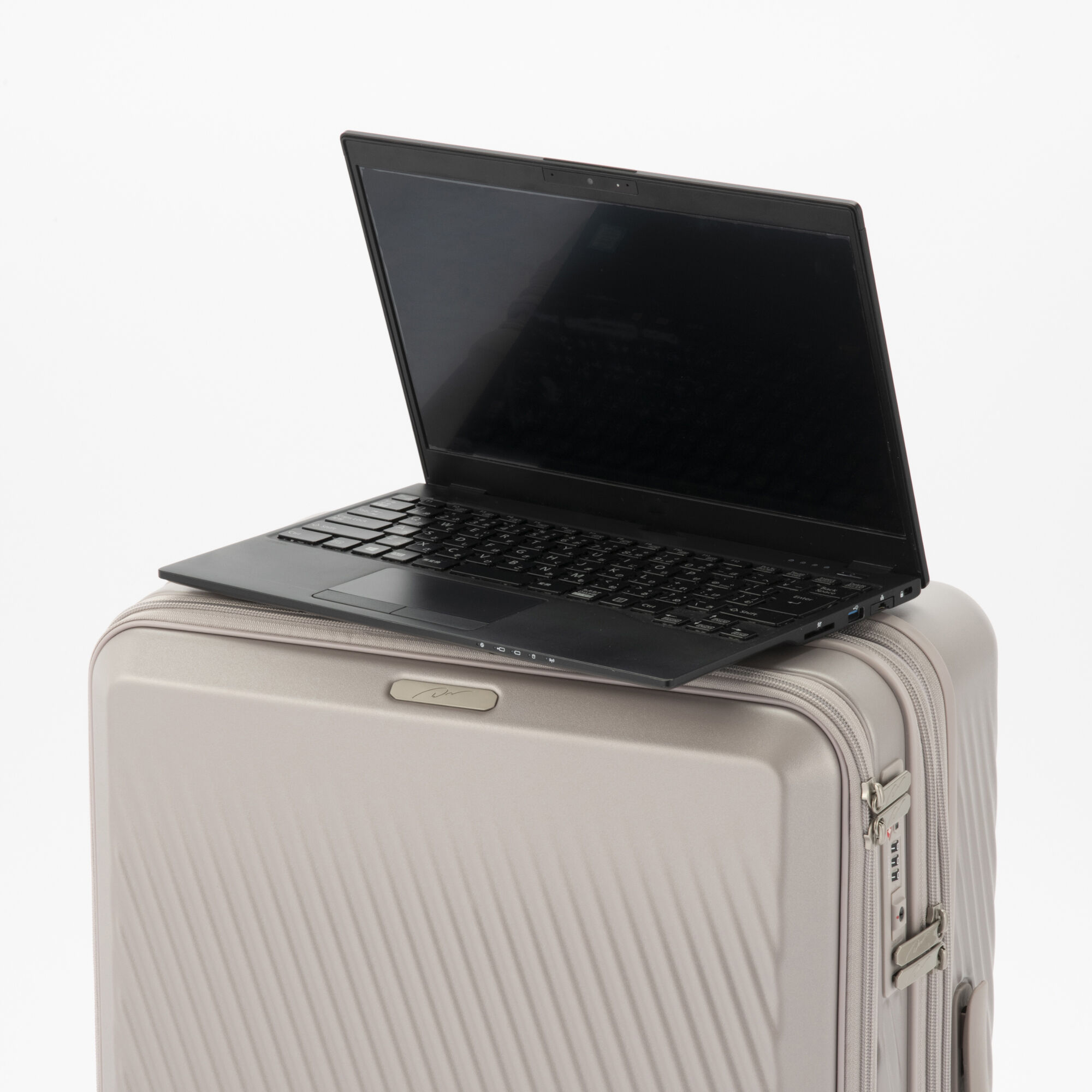 W&.Day/Night「W&.Day/Night ピーロ スーツケース 52/63リットル 05422」|キャリーケース|