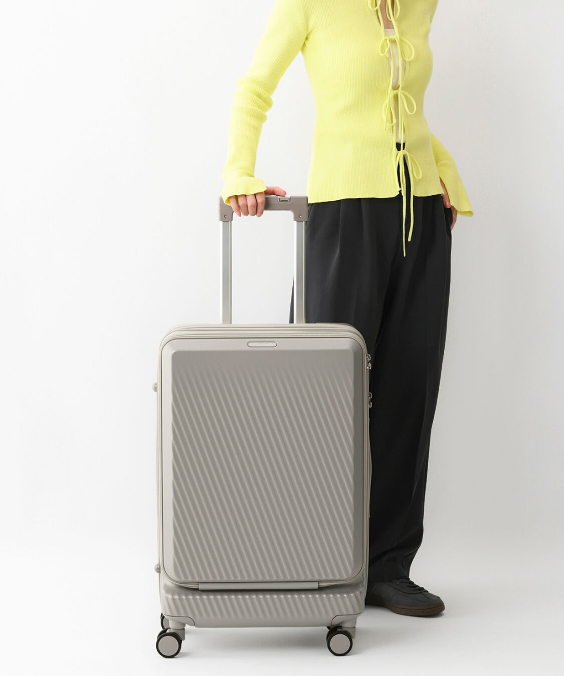 W&.Day/Night「W&.Day/Night ピーロ スーツケース 52/63リットル 05422」|キャリーケース|シャンパンゴールド