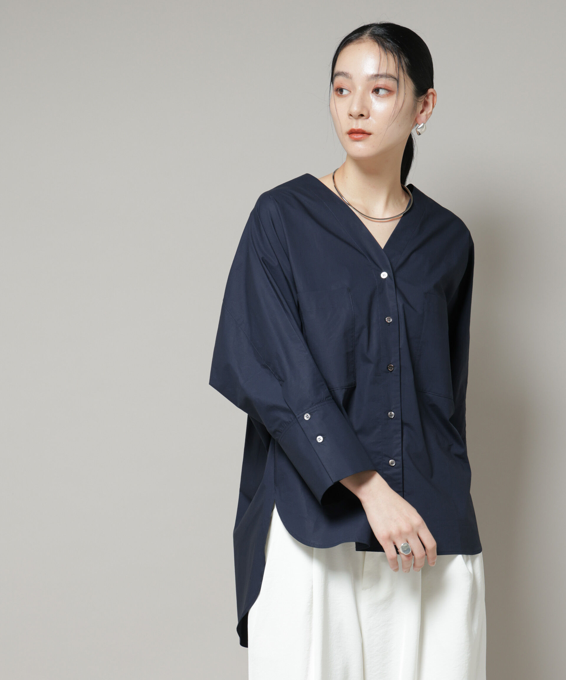 nano･universe「Vネックオーバーサイズシャツ」|シャツ・ブラウス|