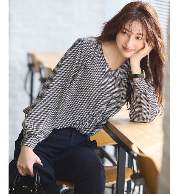 any SiS「【WEB限定】エニポカシリーズVネック ブラウス」|シャツ・ブラウス|千鳥
