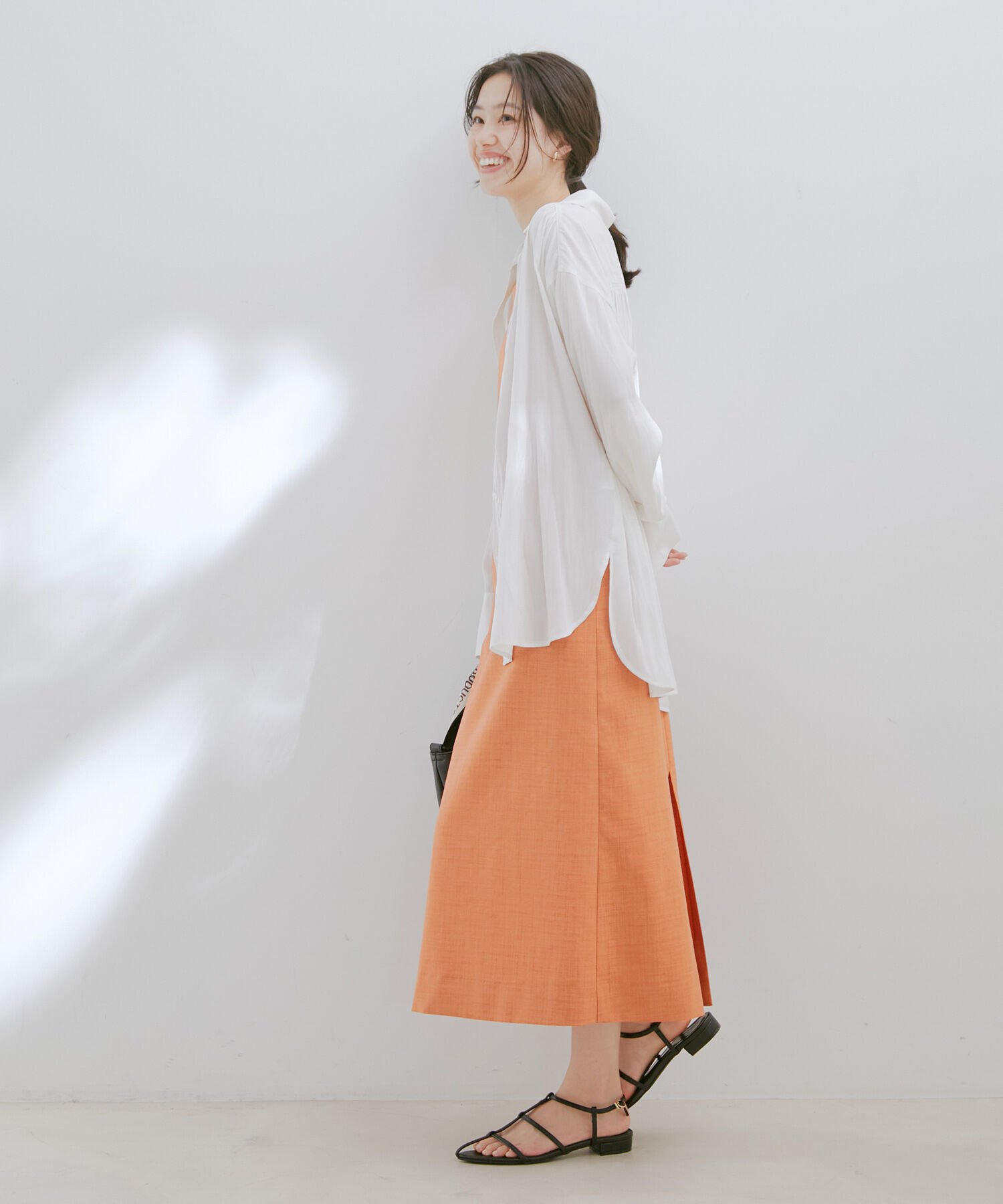 Juze「ボーンアンクルストラップフラットサンダル」|サンダル|