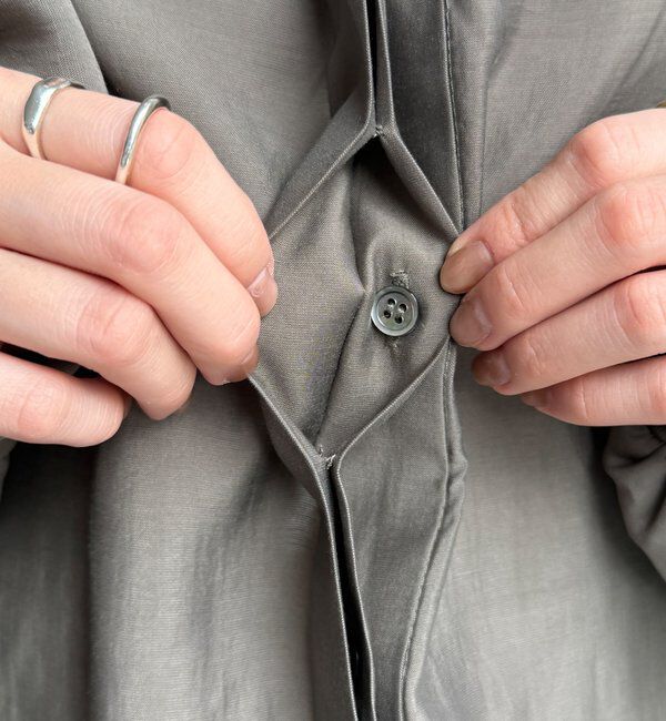  「【WEB限定】バックチュールブラウス」|シャツ・ブラウス|