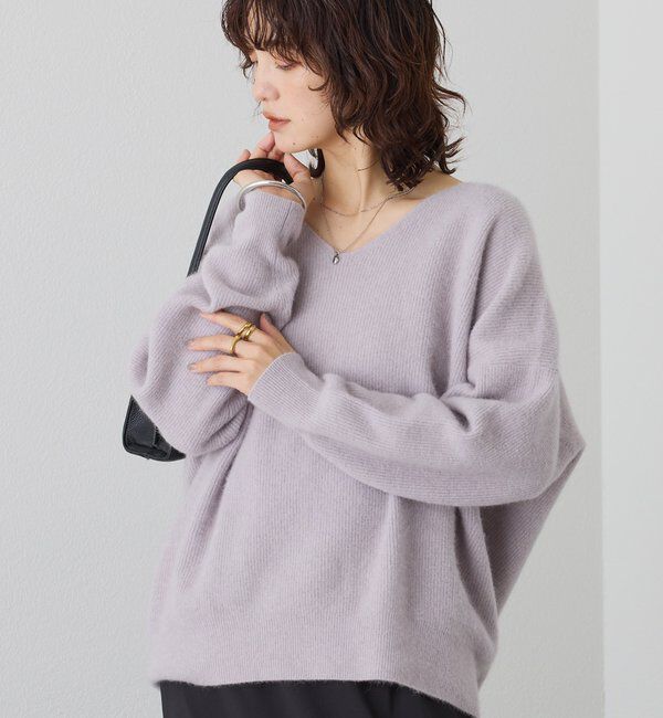  「【抜け感シルエット】ヘアリーウール片畦Vネックニット」|ニット・セーター|バイオレット