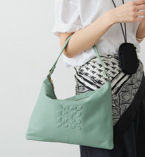  「エンボスモノグラムショルダーバッグ」|ショルダー・メッセンジャー|グリーン