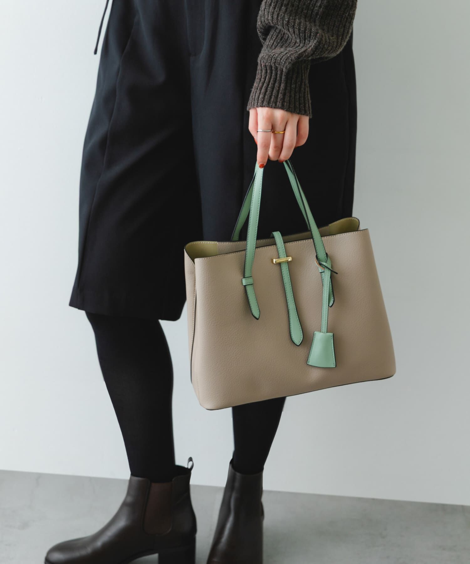 RODE SKO「チャーム付ミドルバッグ『Msize』」|トートバッグ|