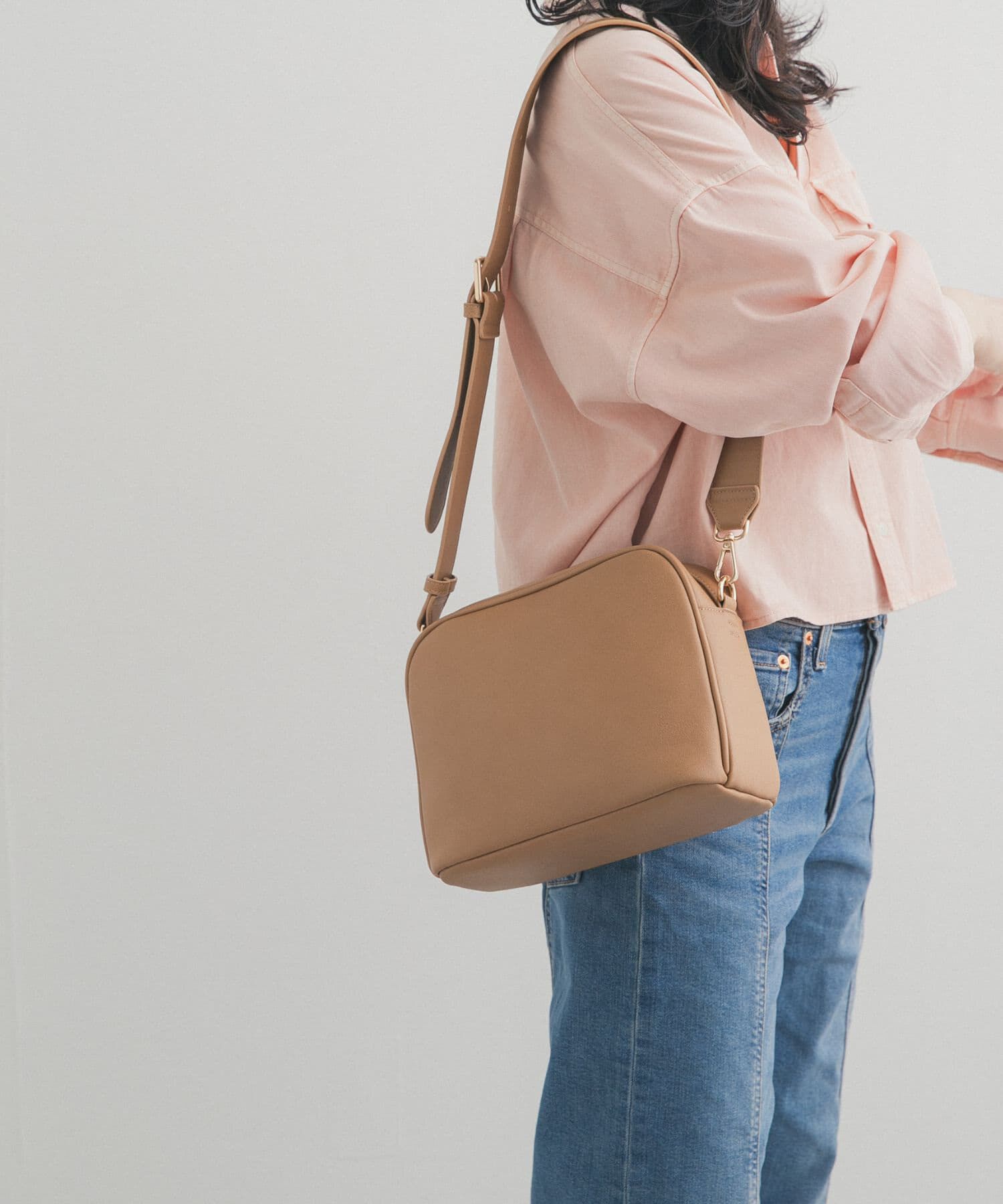 URBAN RESEARCH DOORS「2WAYスクエアショルダーバッグ」|ショルダー・メッセンジャー|ベージュ系その他