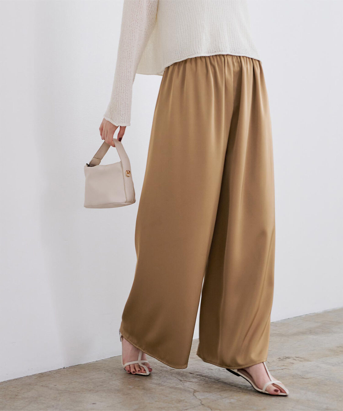 ur's「サテンイージードレープパンツ」|スラックス|