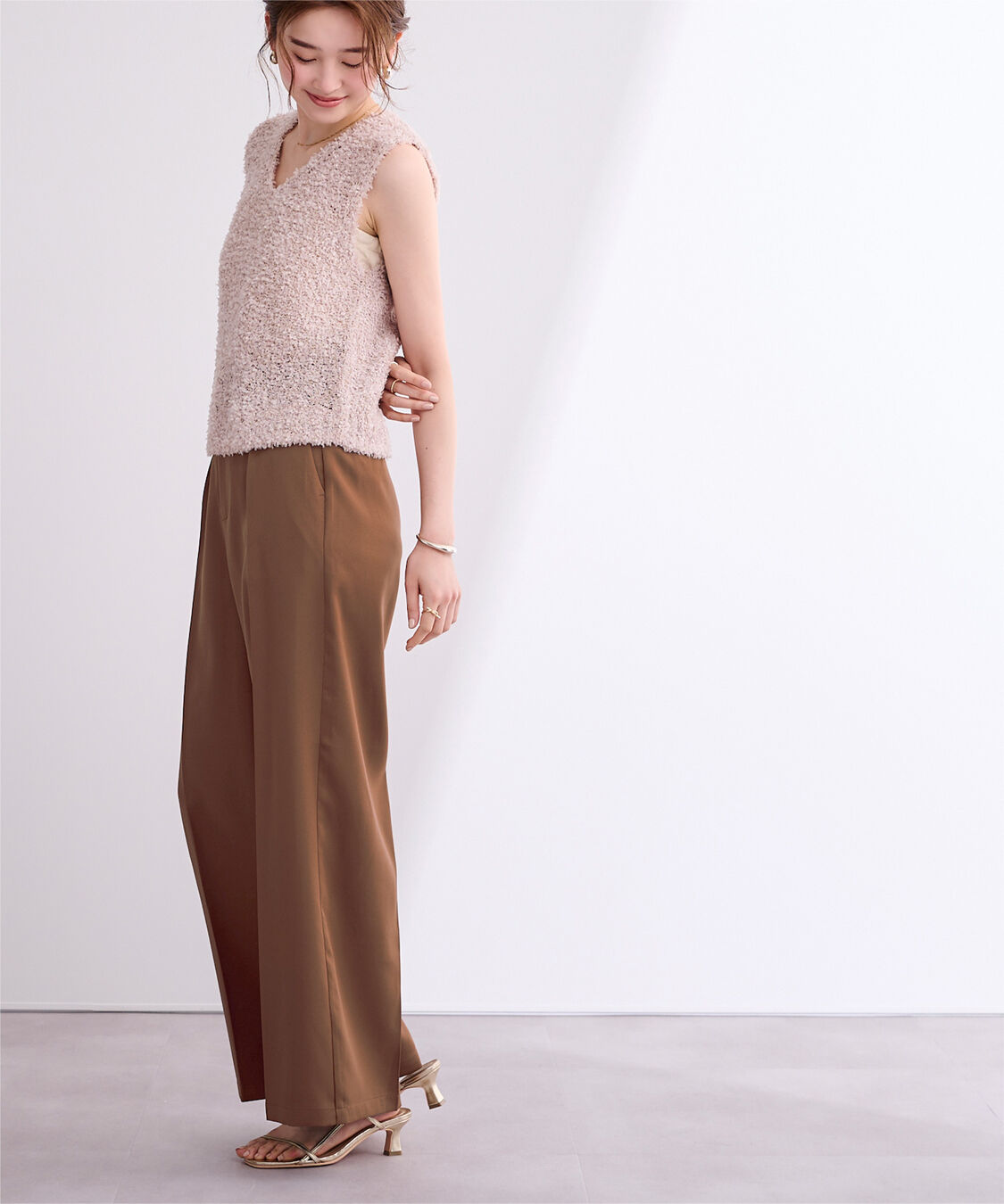 ur's「ワンタックカラーワイドパンツ」|スラックス|