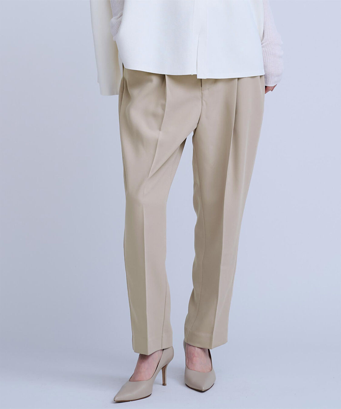 ur's「1タックセンタープレスコクーンパンツ」|スラックス|グレージュ