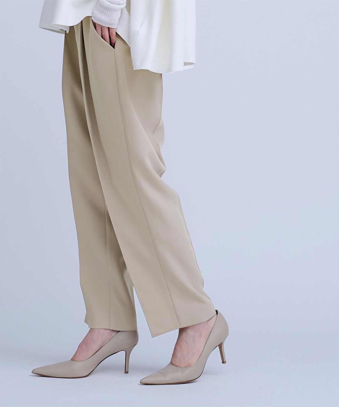 ur's「1タックセンタープレスコクーンパンツ」|スラックス|