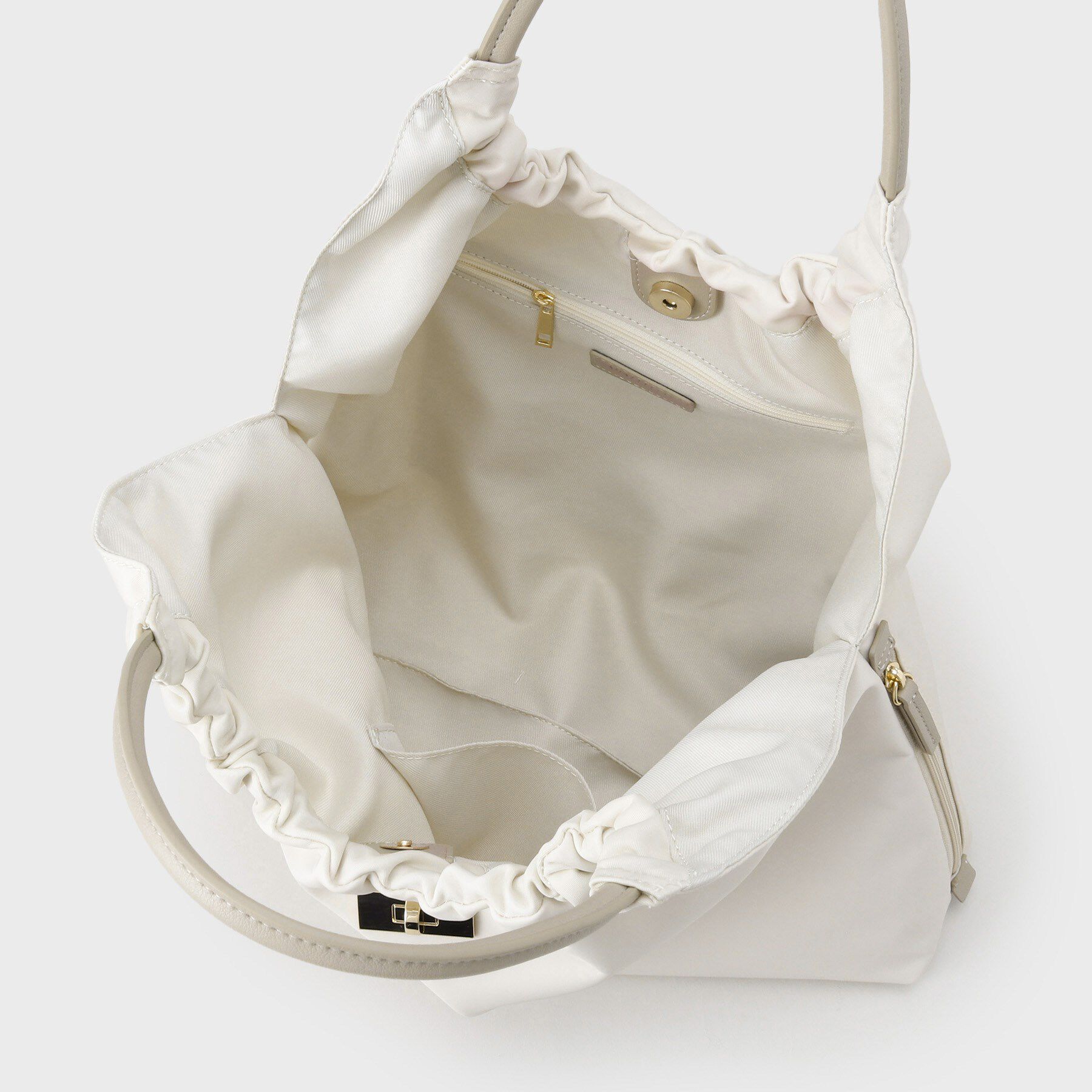 UNTITLED「軽やかナイロンフラットトート」|トートバッグ|