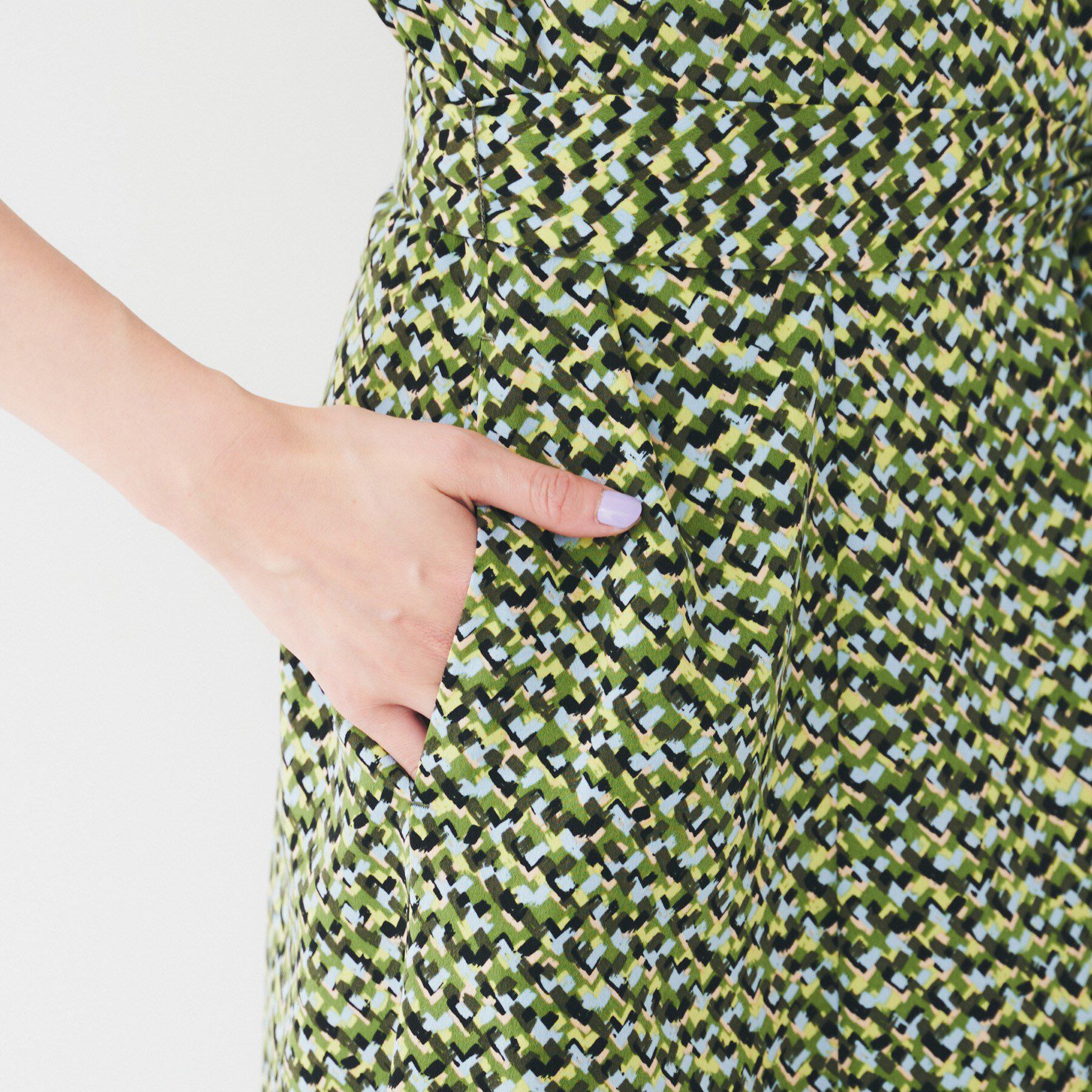 UNTITLED「【きれいめ/洗える/夏ワンピ】モザイク柄ワンピース」|ワンピース|