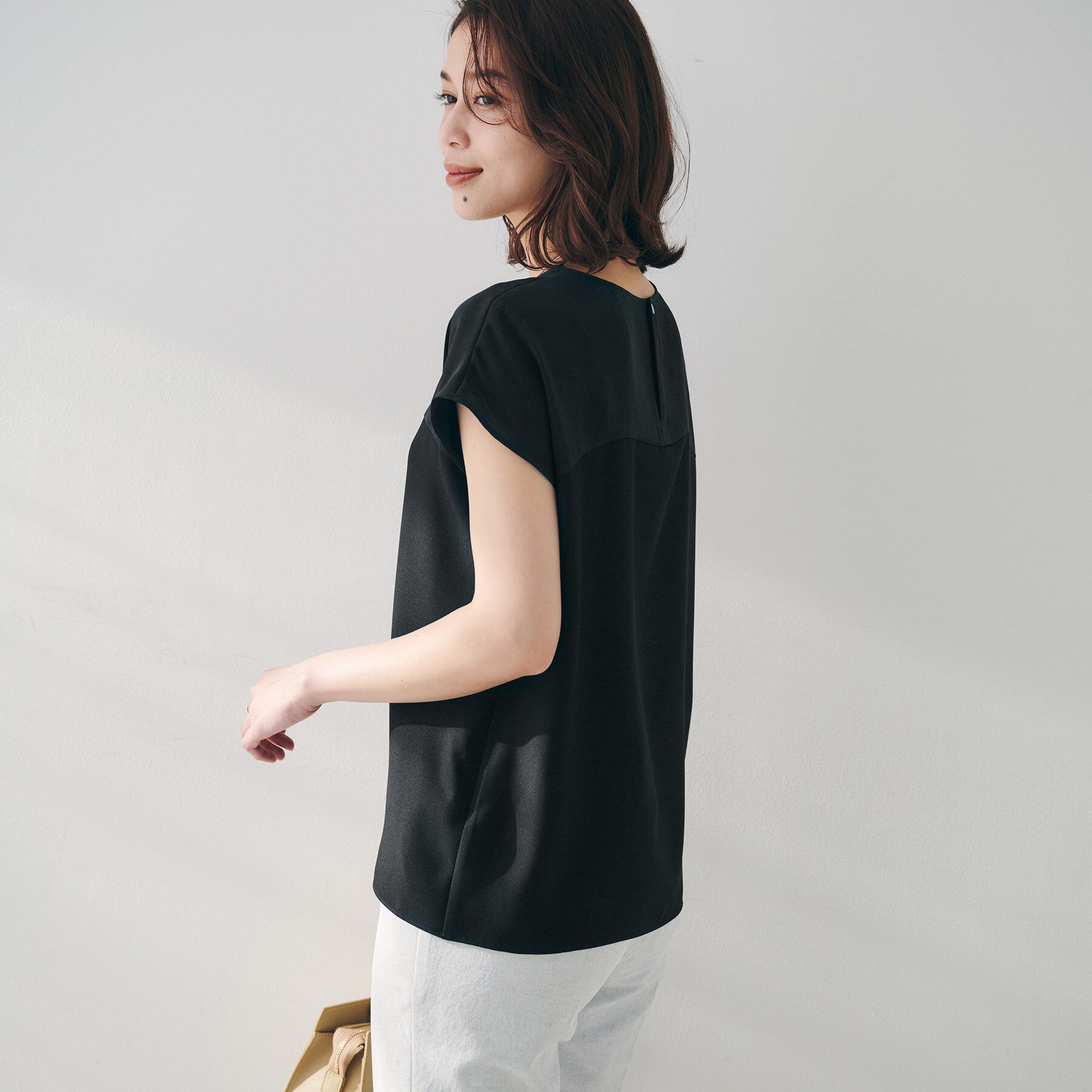 UNTITLED「【UVカット/接触冷感/きれいめ/ストレッチ性】サテンドッキングブラウス」|シャツ・ブラウス|
