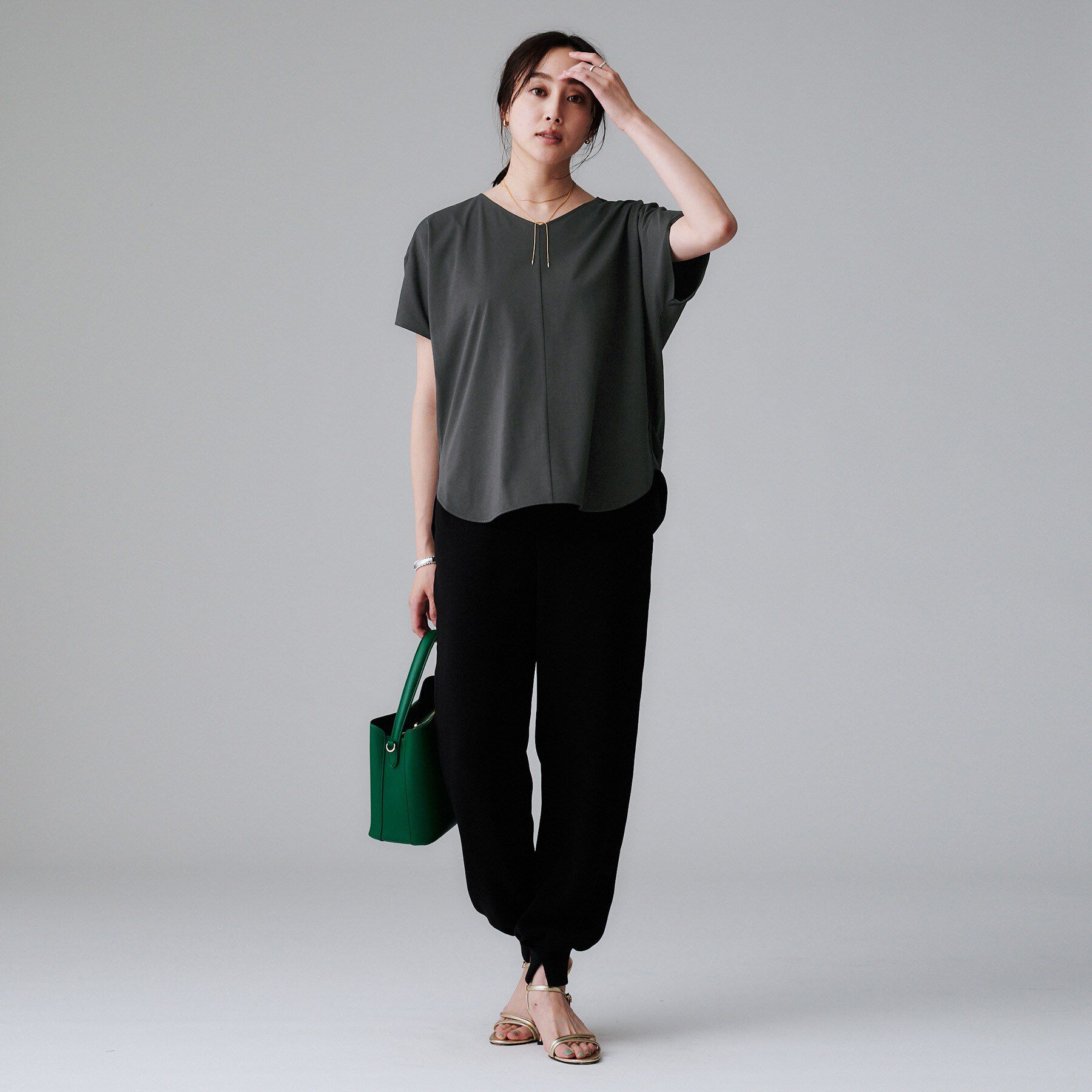 UNTITLED「【接触冷感/洗える】Vネックコットンプルオーバー」|Tシャツ・カットソー|