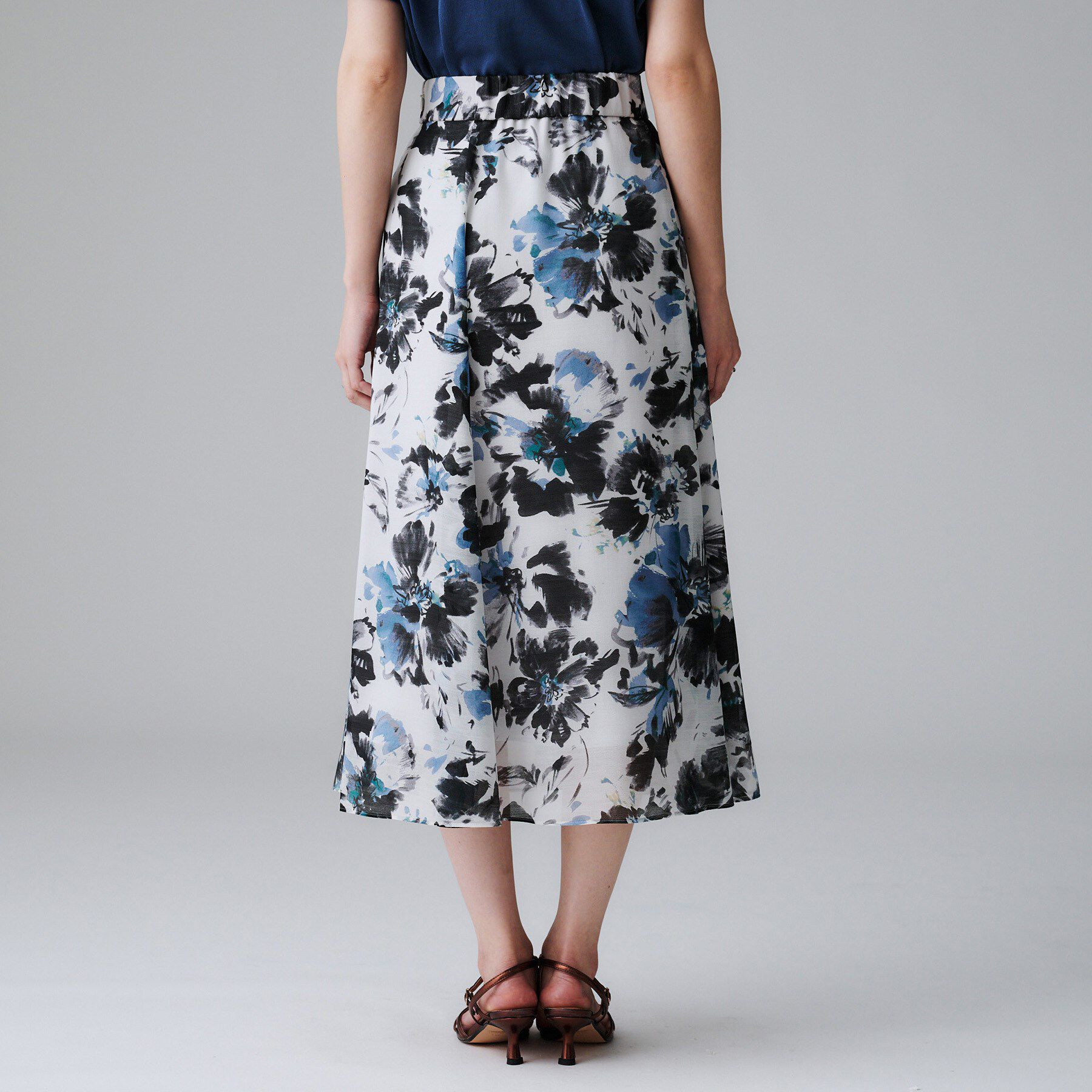 UNTITLED「【シアー/後ろウエストゴム】ペイントフラワースカート」|スカート|