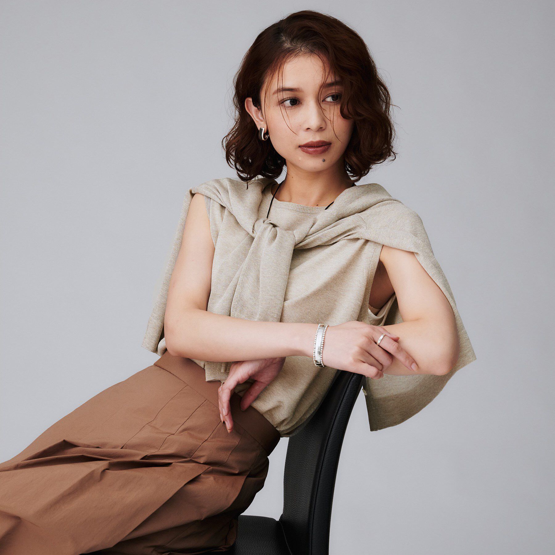 UNTITLED「【アンサンブル可/洗える】シアーノースリーブ プルオーバー」|ニット・セーター|