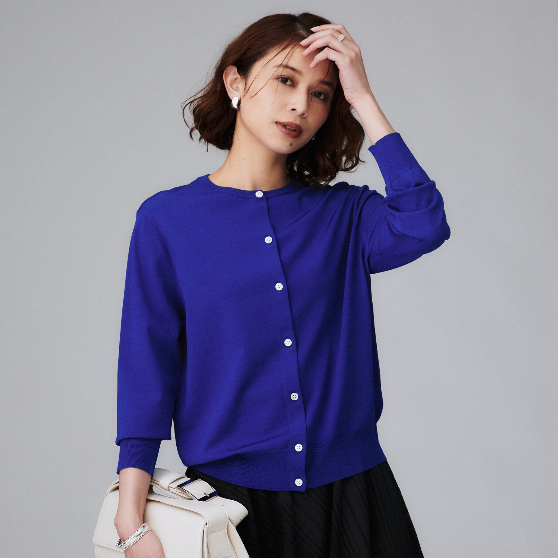 UNTITLED「【アンサンブル可/薄手】ベーシッククルーネックカーディガン」|カーディガン|ブルー(093)