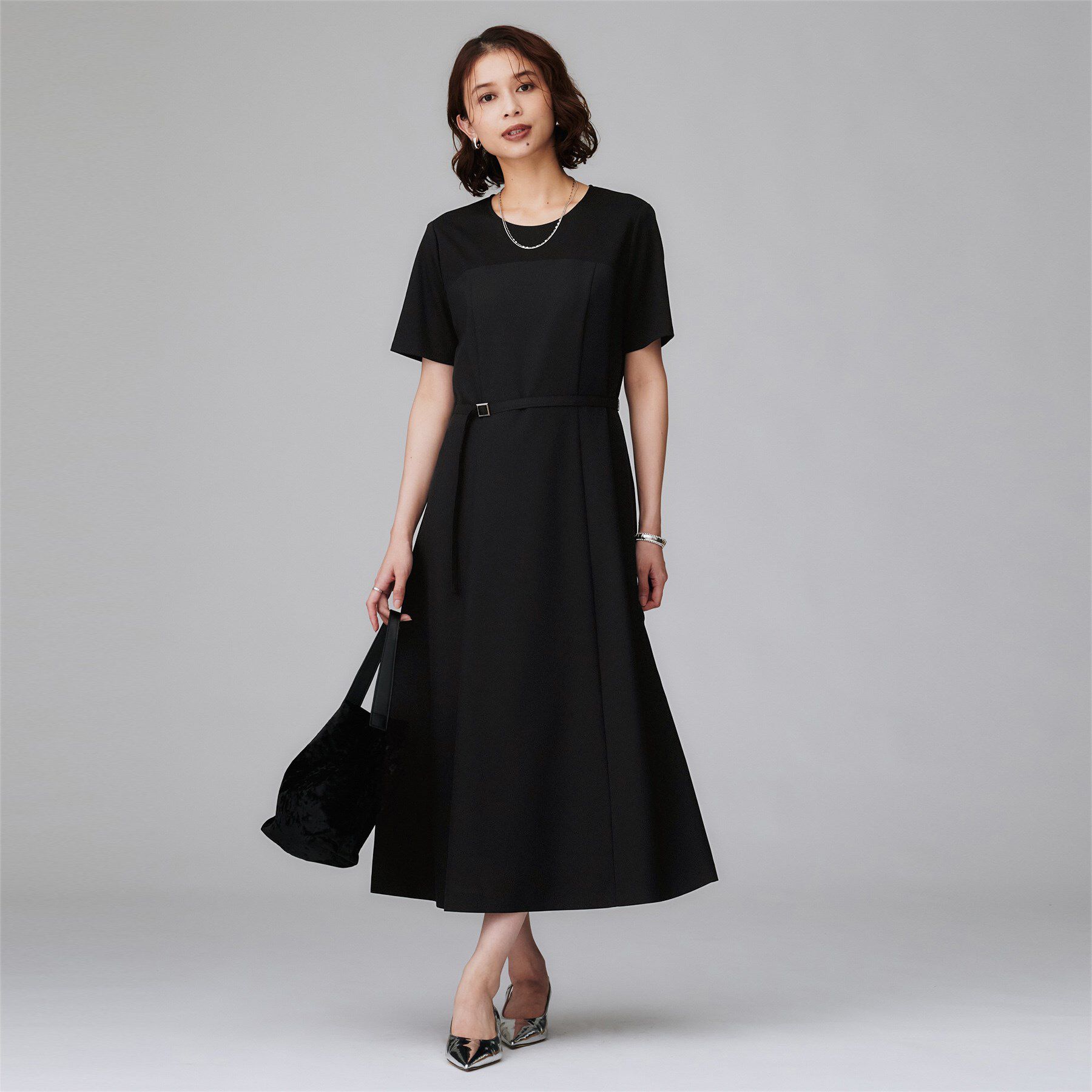 UNTITLED「【きれいめカジュアル/セミフレア】異素材ドッキングワンピース」|ワンピース|