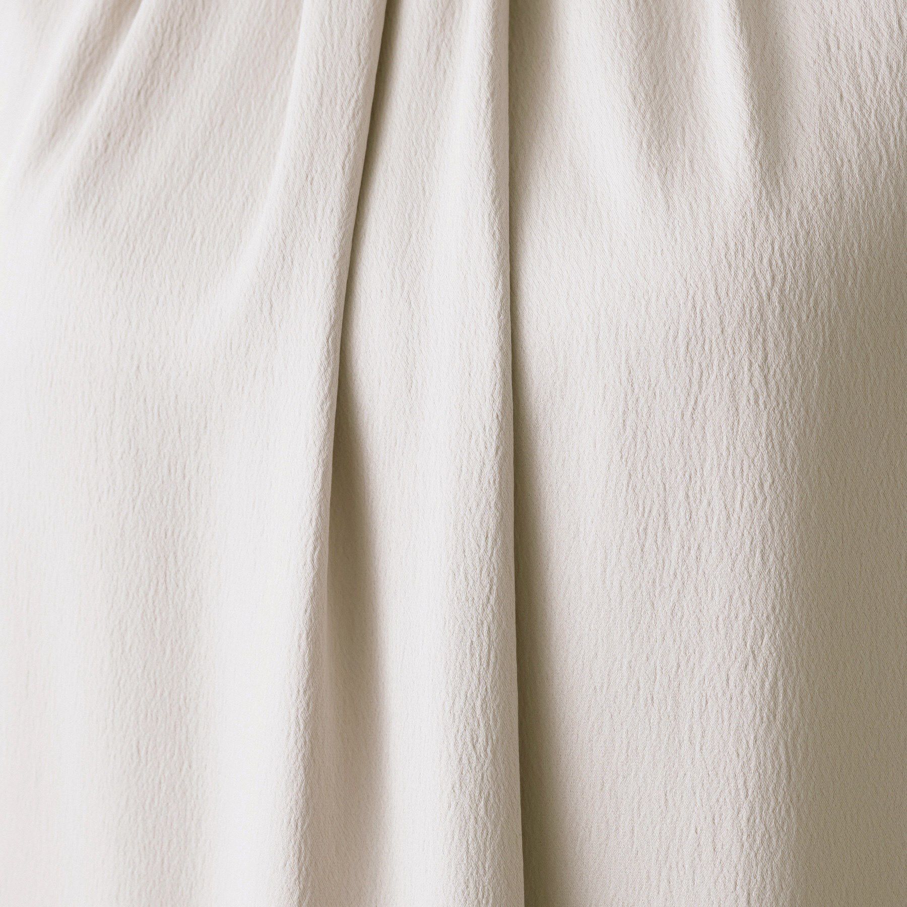 UNTITLED「【きれいめ/お仕事着】サテンドレープブラウス」|シャツ・ブラウス|