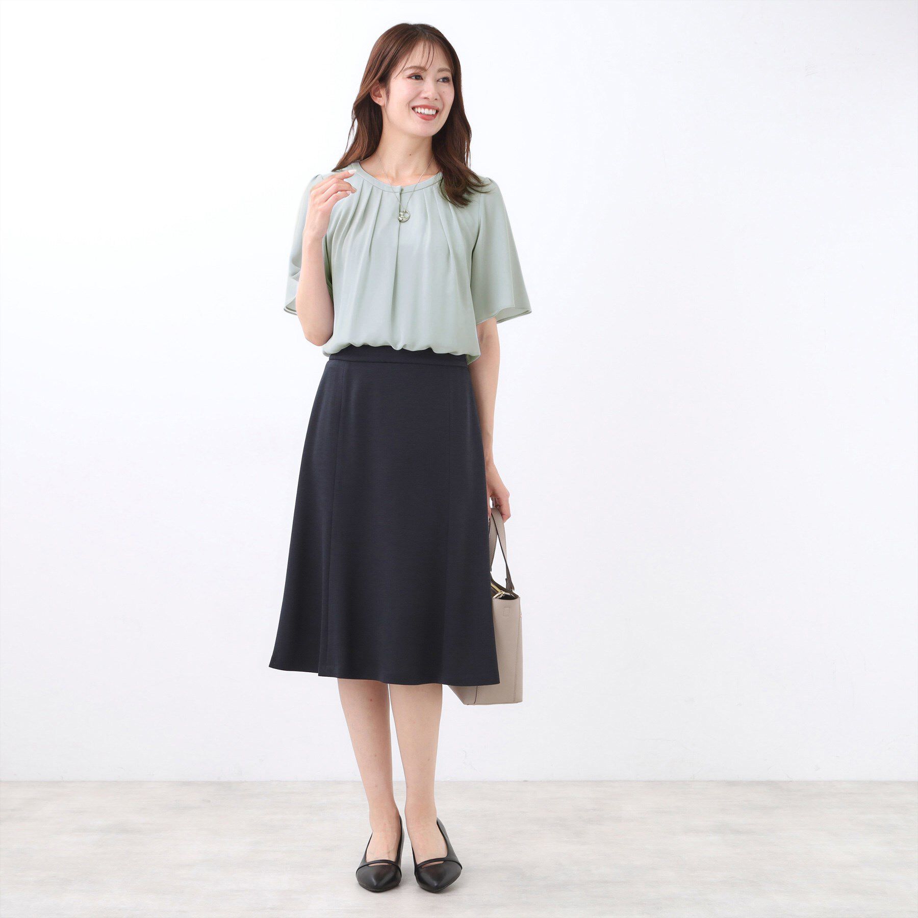 Reflect「【一枚着で着映え◎／ジャケットのインナーにも】フロント開きブラウス」|シャツ・ブラウス|