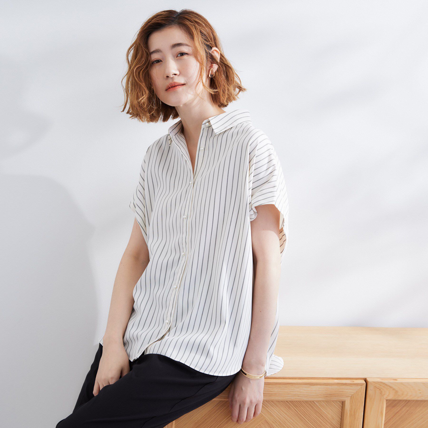 grove「【雑誌掲載】お手入れ楽ちんが嬉しい機能付き！大人のキレイとろみシャツ」|シャツ・ブラウス|